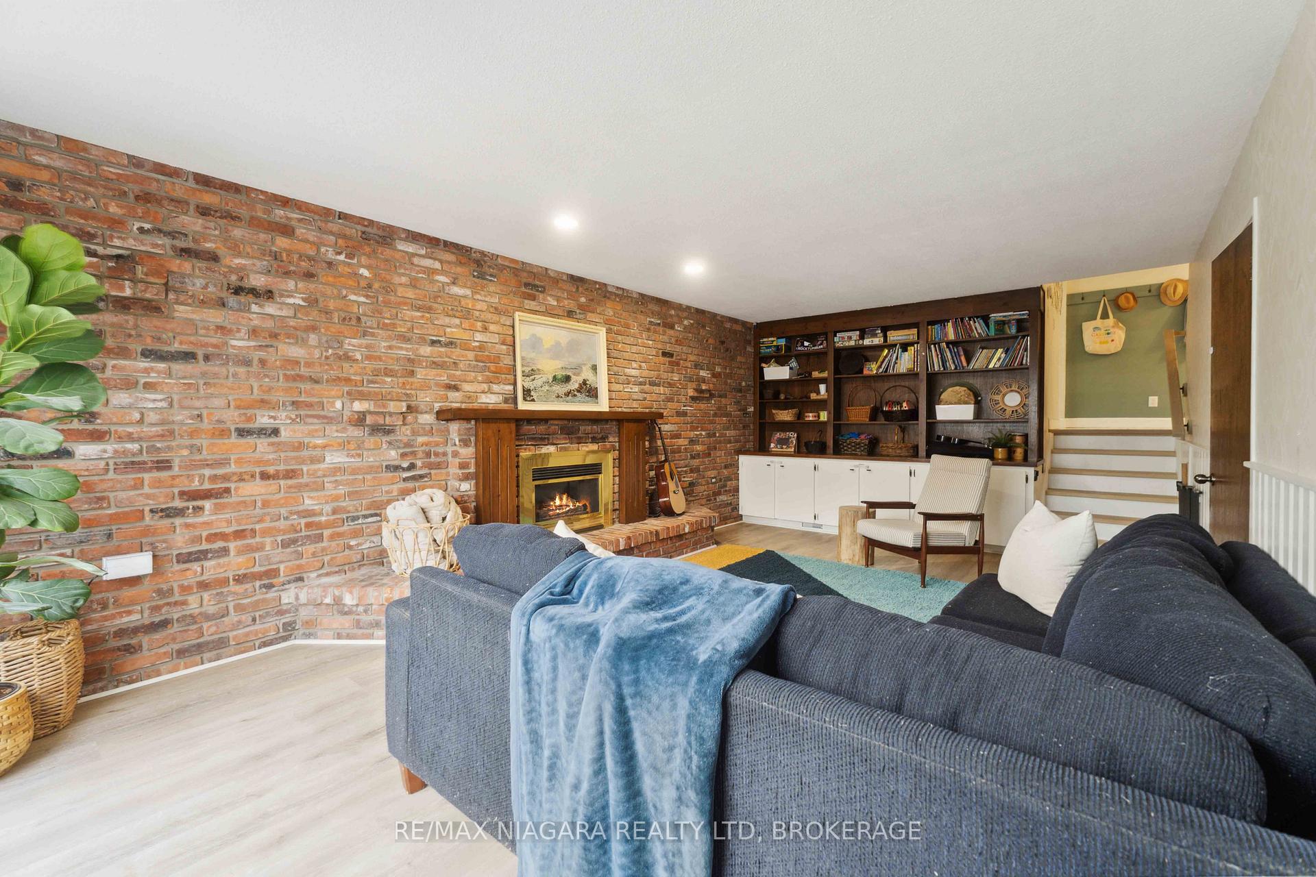 Photo 19 of 22 Berkhout Terrace, Pelham, Fonthill — HOMEH