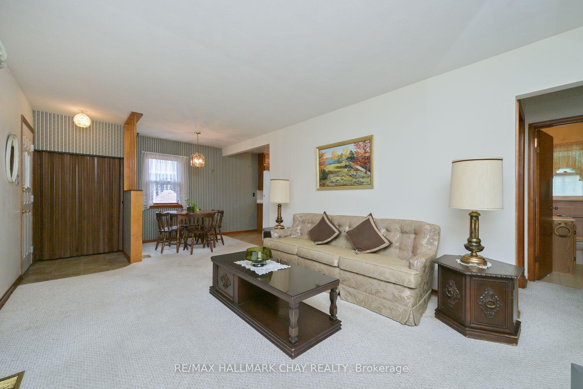 Photo 11 of 20 Leach Street, Orillia — HOMEH