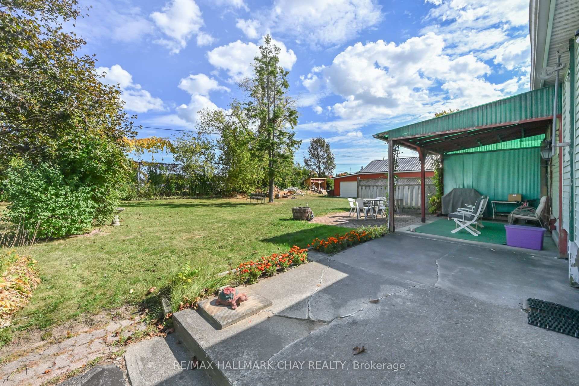 Photo 23 of 20 Leach Street, Orillia — HOMEH