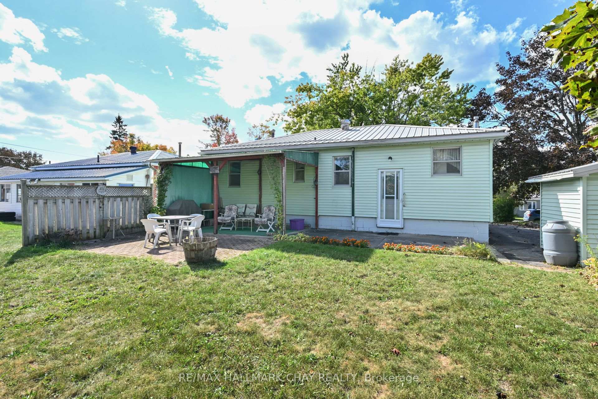 Photo 24 of 20 Leach Street, Orillia — HOMEH