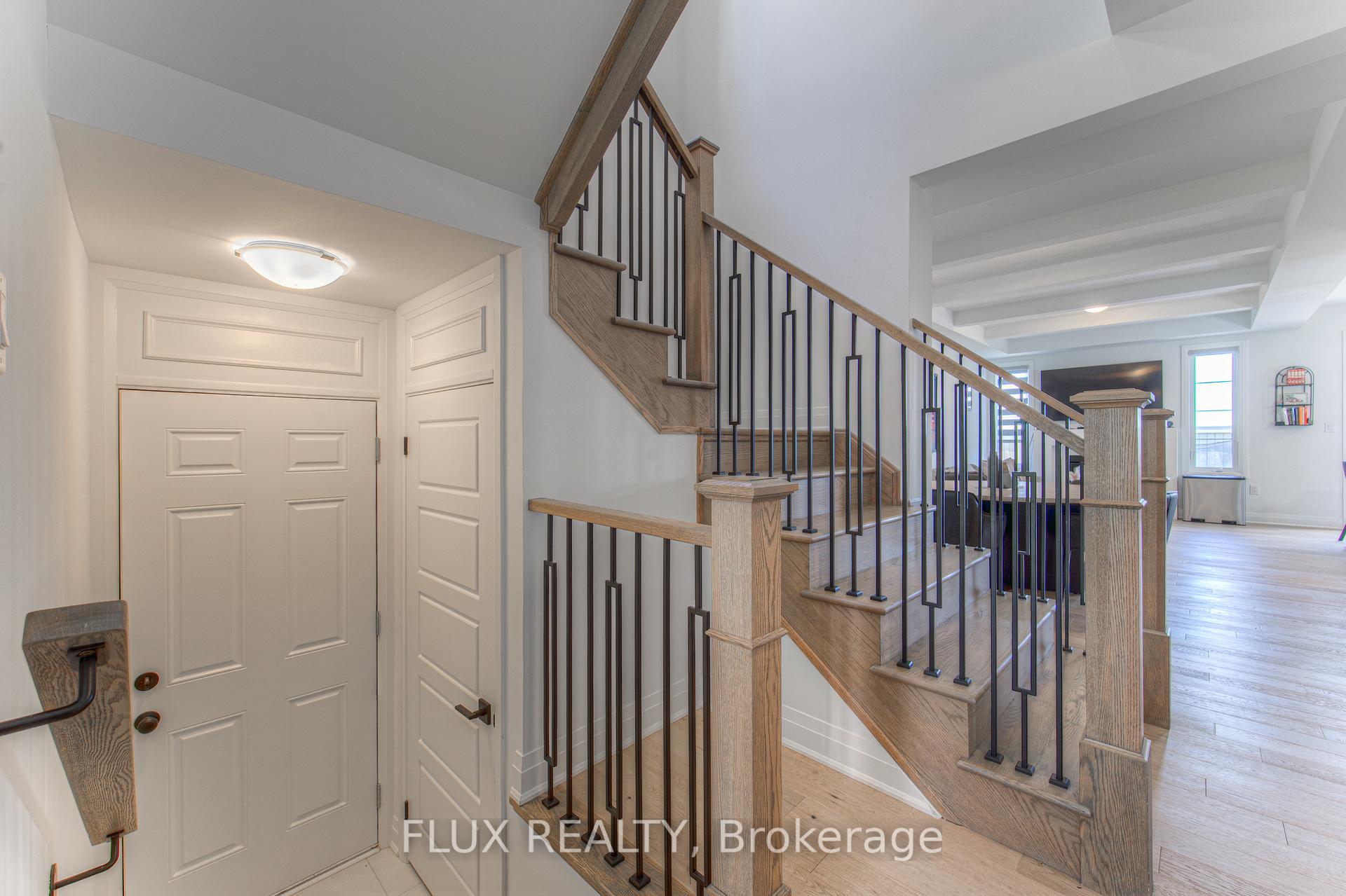 Photo 8 of 1709 Thames Circle, Milton, Bowes — HOMEH