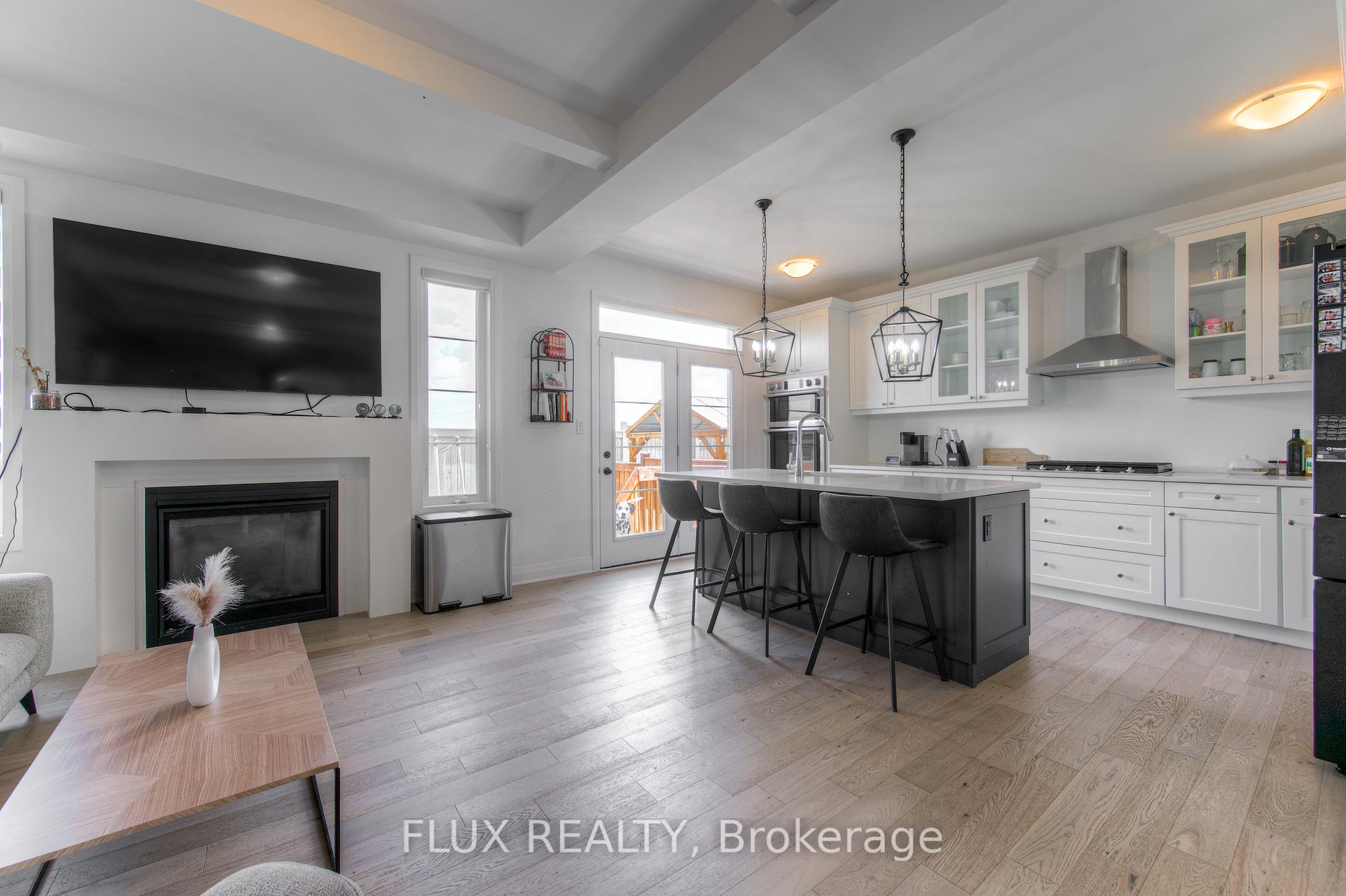 Photo 2 of 1709 Thames Circle, Milton, Bowes — HOMEH