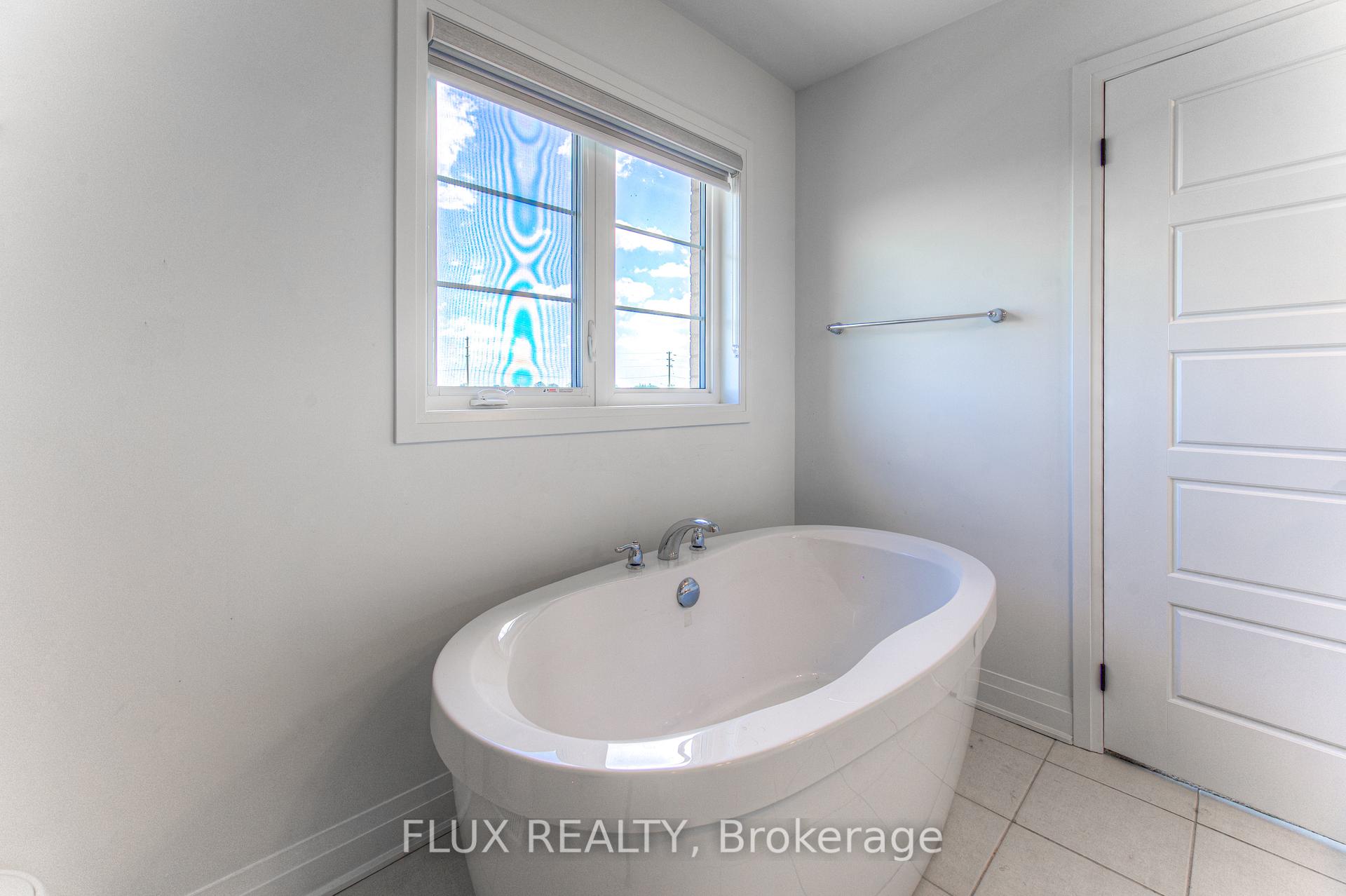 Photo 28 of 1709 Thames Circle, Milton, Bowes — HOMEH