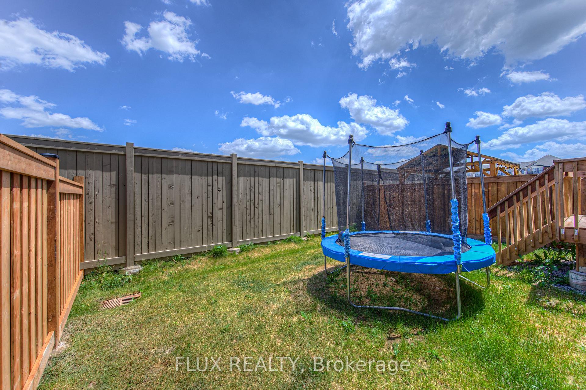 Photo 17 of 1709 Thames Circle, Milton, Bowes — HOMEH