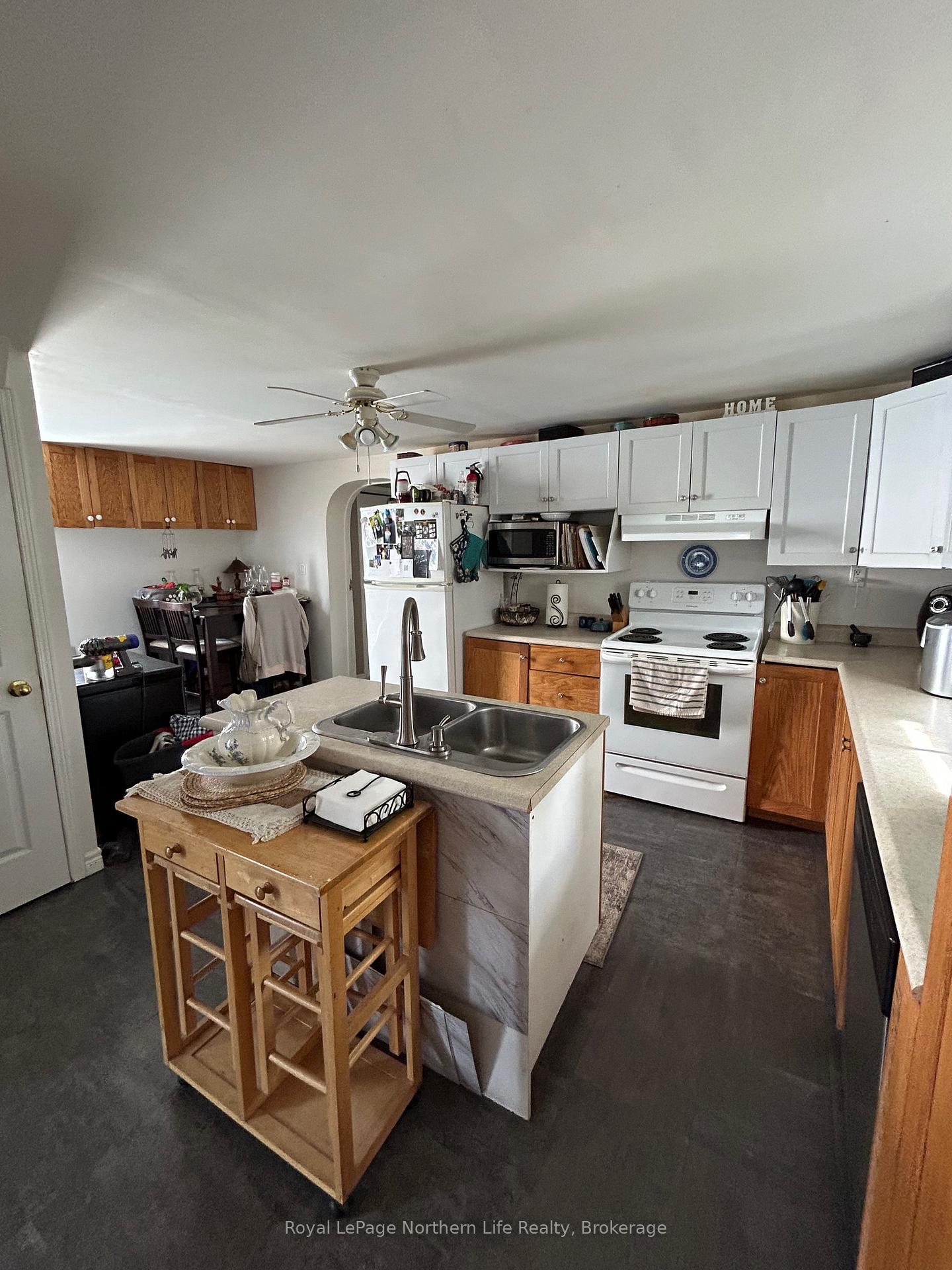 Photo 6 of 128 Victoria Street E, North Bay, Central — HOMEH