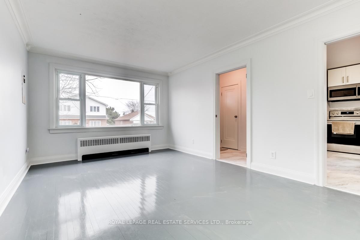 Photo 4 of 122 Chadburn Street, Oshawa, Central — HOMEH