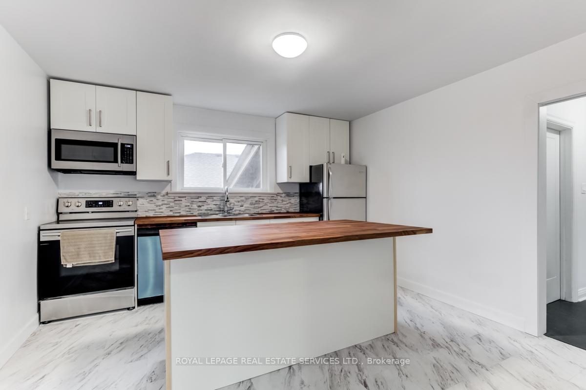 Photo 5 of 122 Chadburn Street, Oshawa, Central — HOMEH