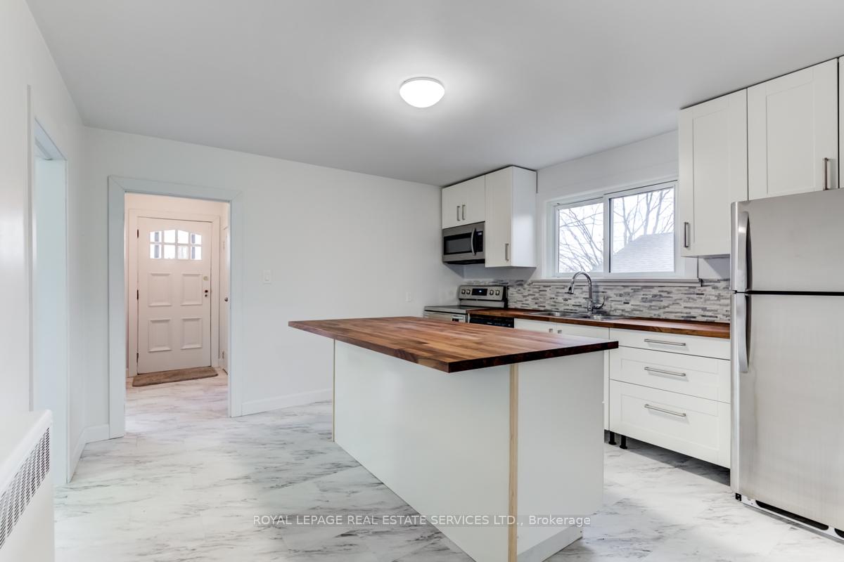 Photo 7 of 122 Chadburn Street, Oshawa, Central — HOMEH