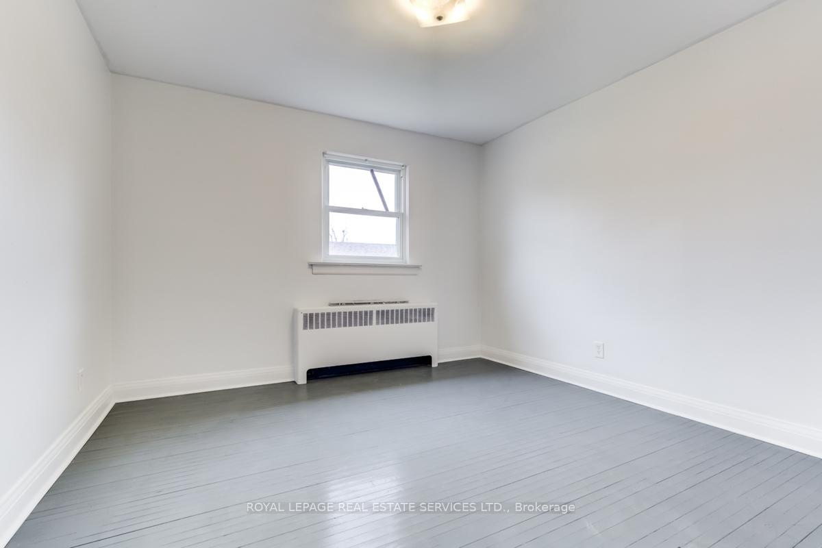 Photo 9 of 122 Chadburn Street, Oshawa, Central — HOMEH