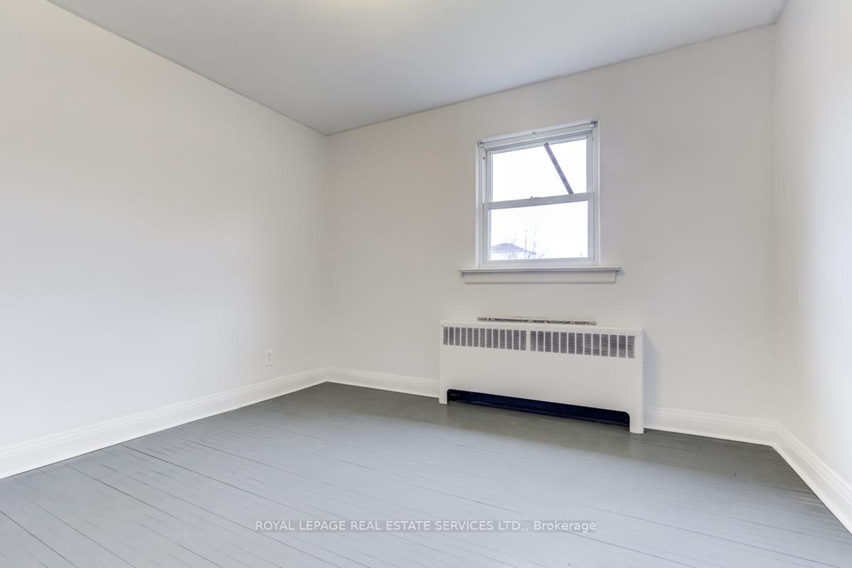Photo 17 of 122 Chadburn Street, Oshawa, Central — HOMEH