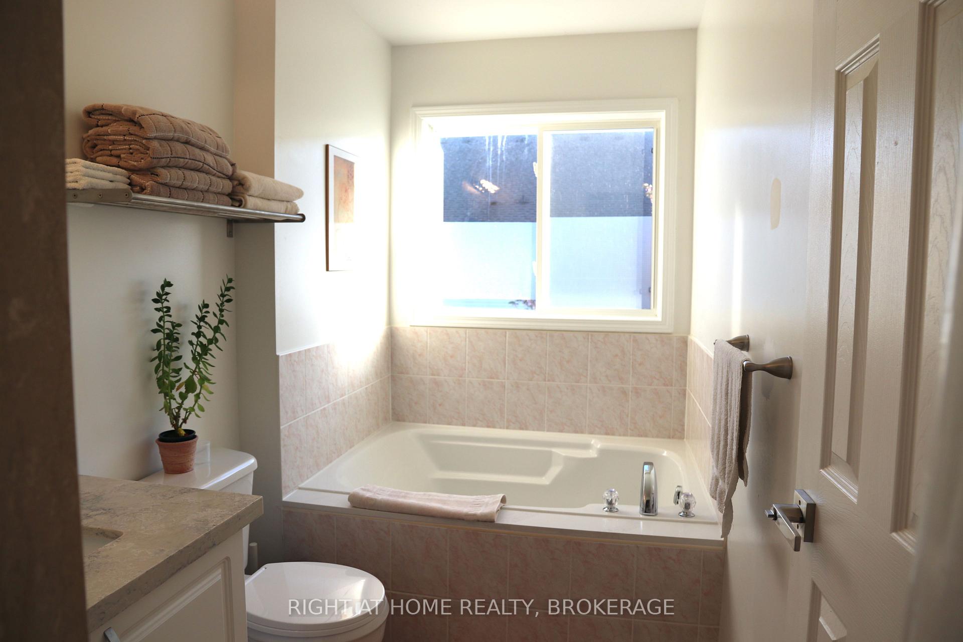 Photo 16 of 1317 Cartmer Way, Milton, Dempsey — HOMEH
