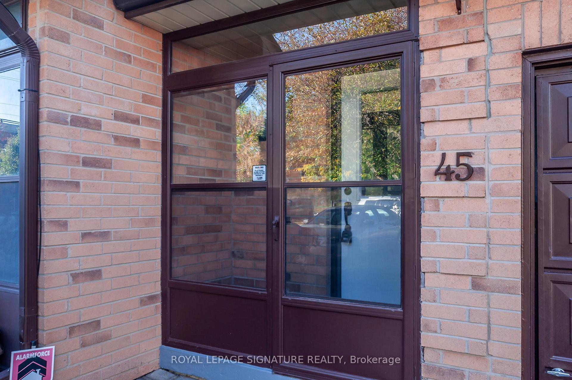 Photo 2 of 45 Augusta Court, Markham, Royal Orchard — HOMEH