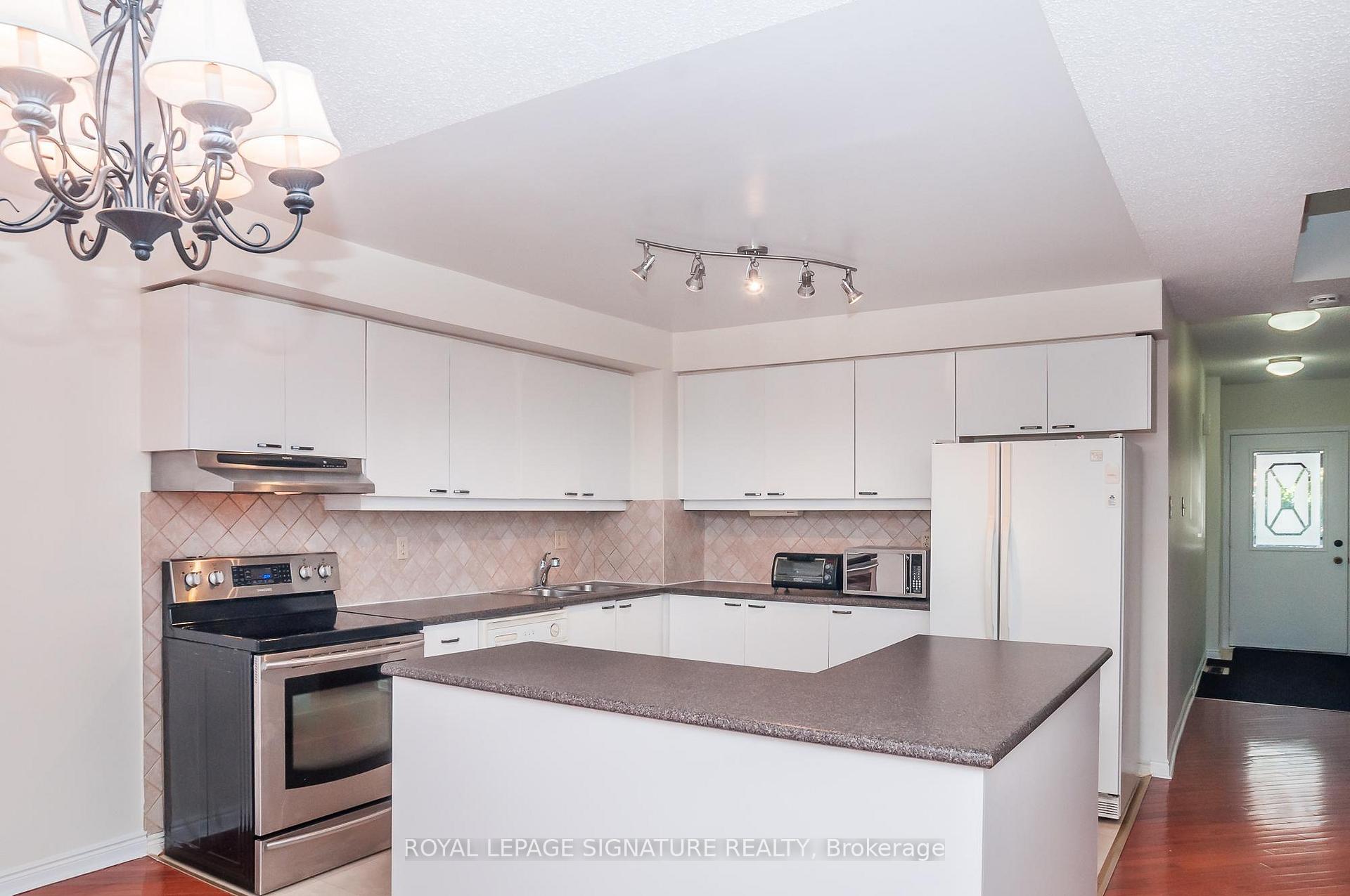 Photo 6 of 45 Augusta Court, Markham, Royal Orchard — HOMEH