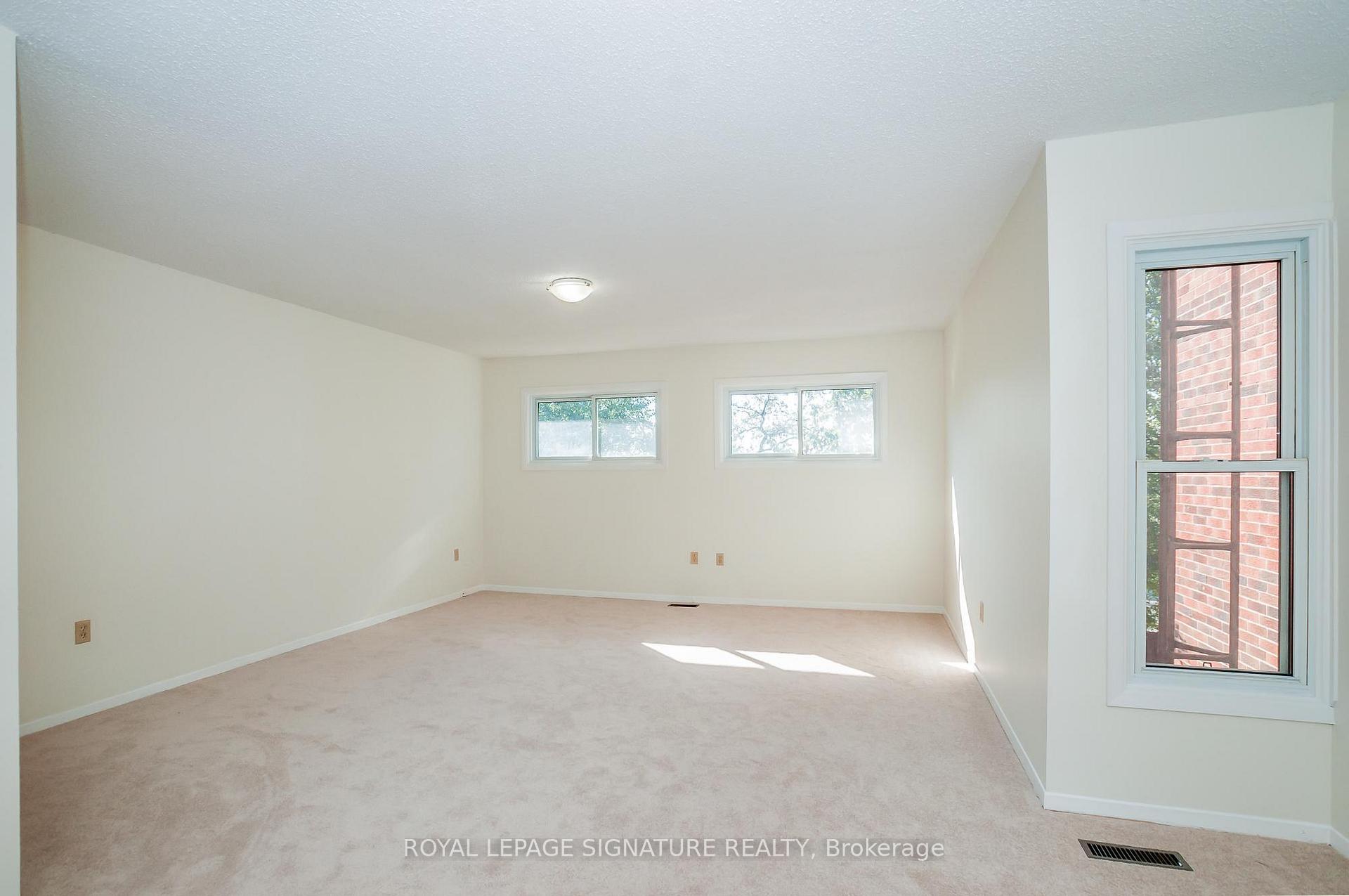 Photo 13 of 45 Augusta Court, Markham, Royal Orchard — HOMEH