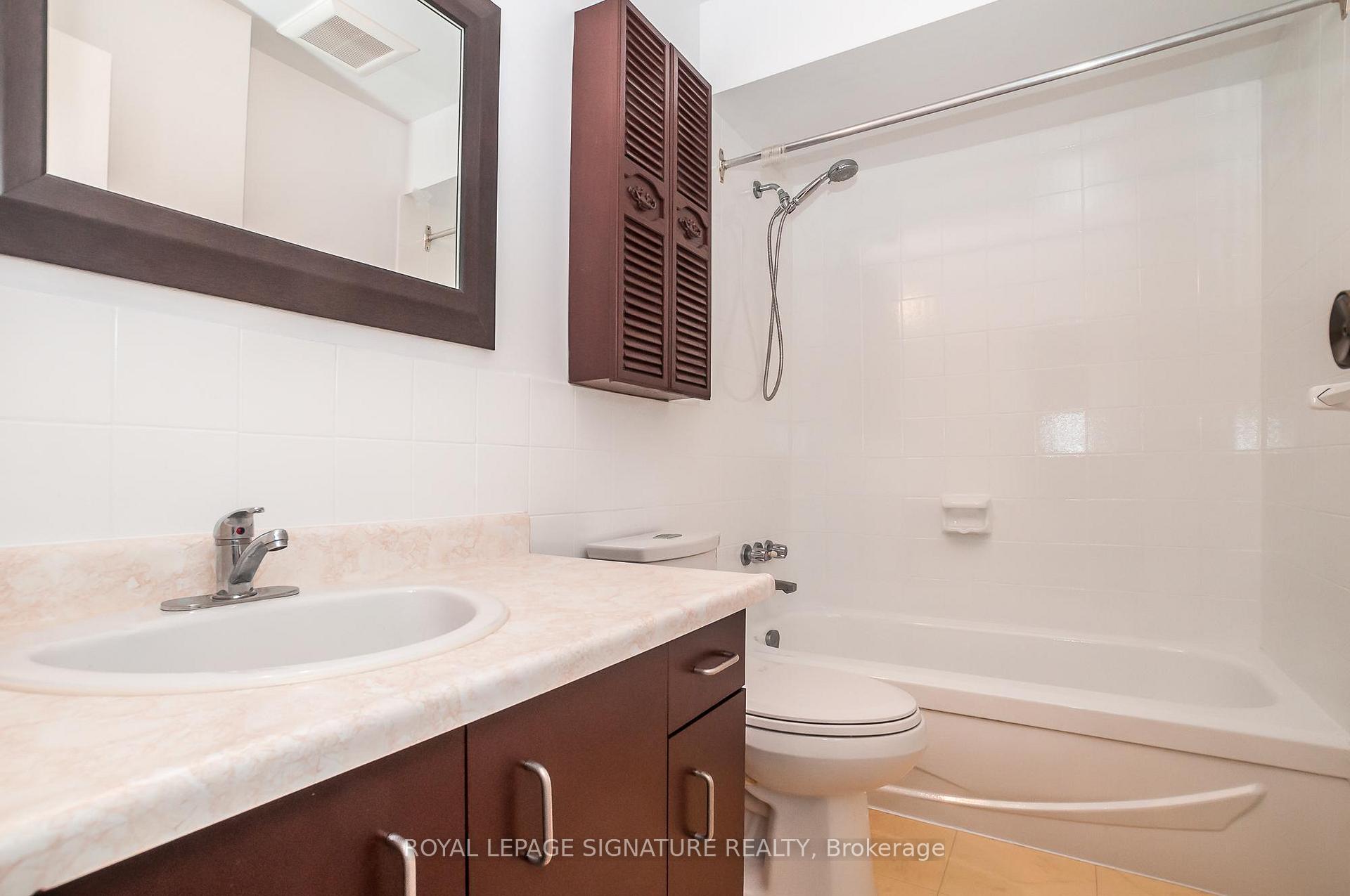 Photo 17 of 45 Augusta Court, Markham, Royal Orchard — HOMEH