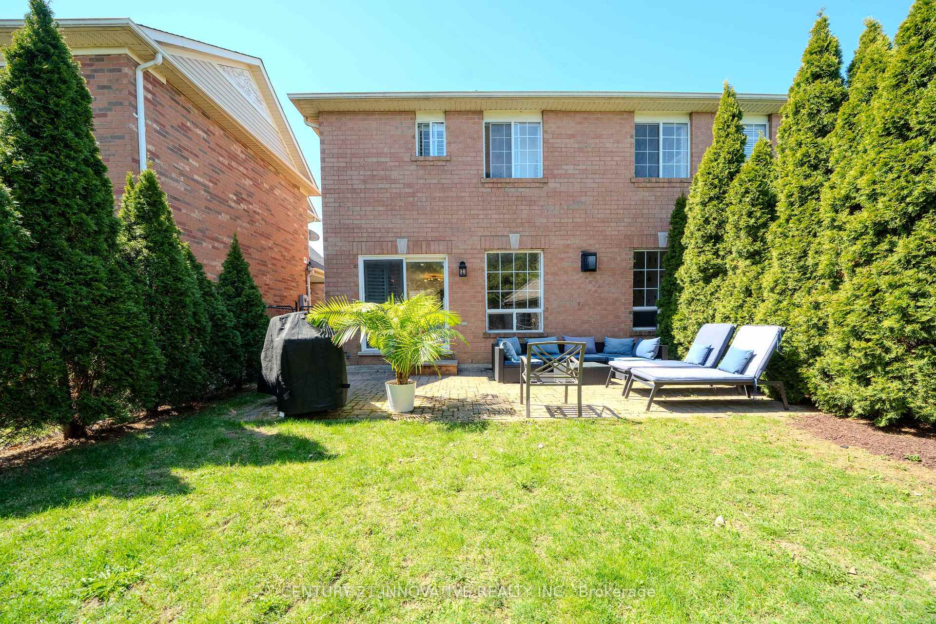Photo 10 of 1633 Gowling Terrace, Milton, Clarke — HOMEH