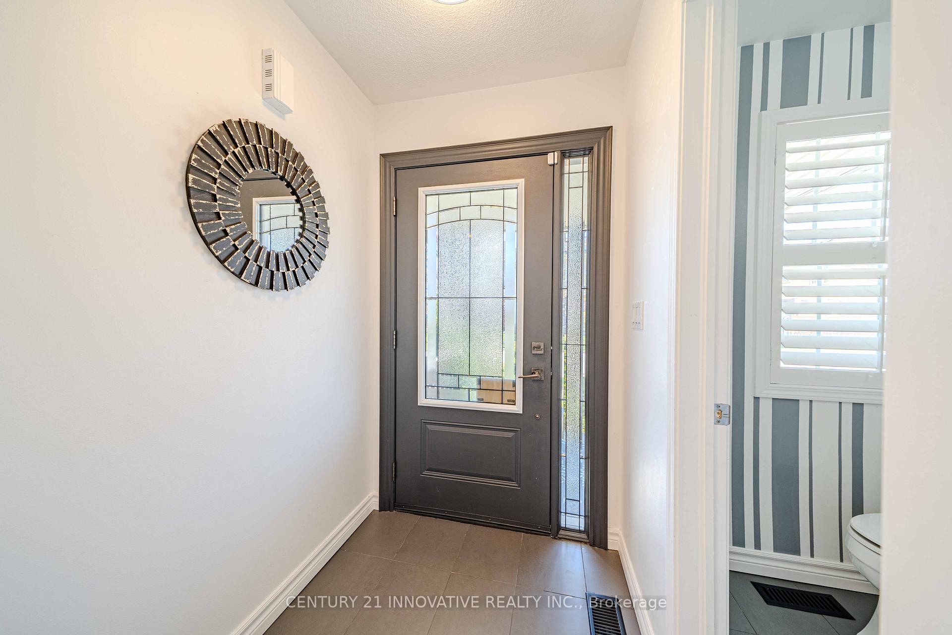 Photo 2 of 1633 Gowling Terrace, Milton, Clarke — HOMEH