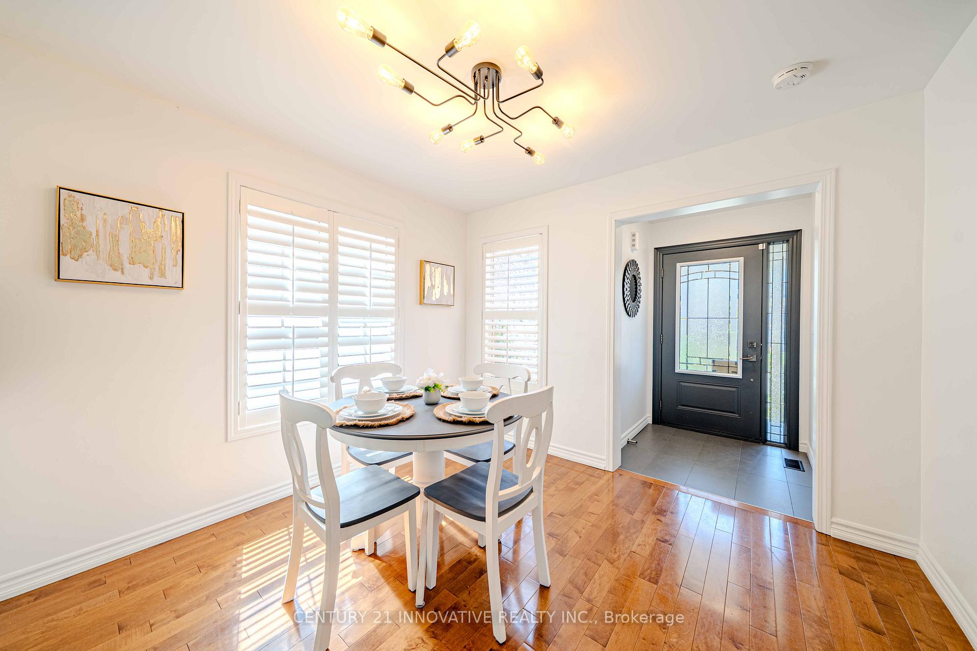 Photo 5 of 1633 Gowling Terrace, Milton, Clarke — HOMEH