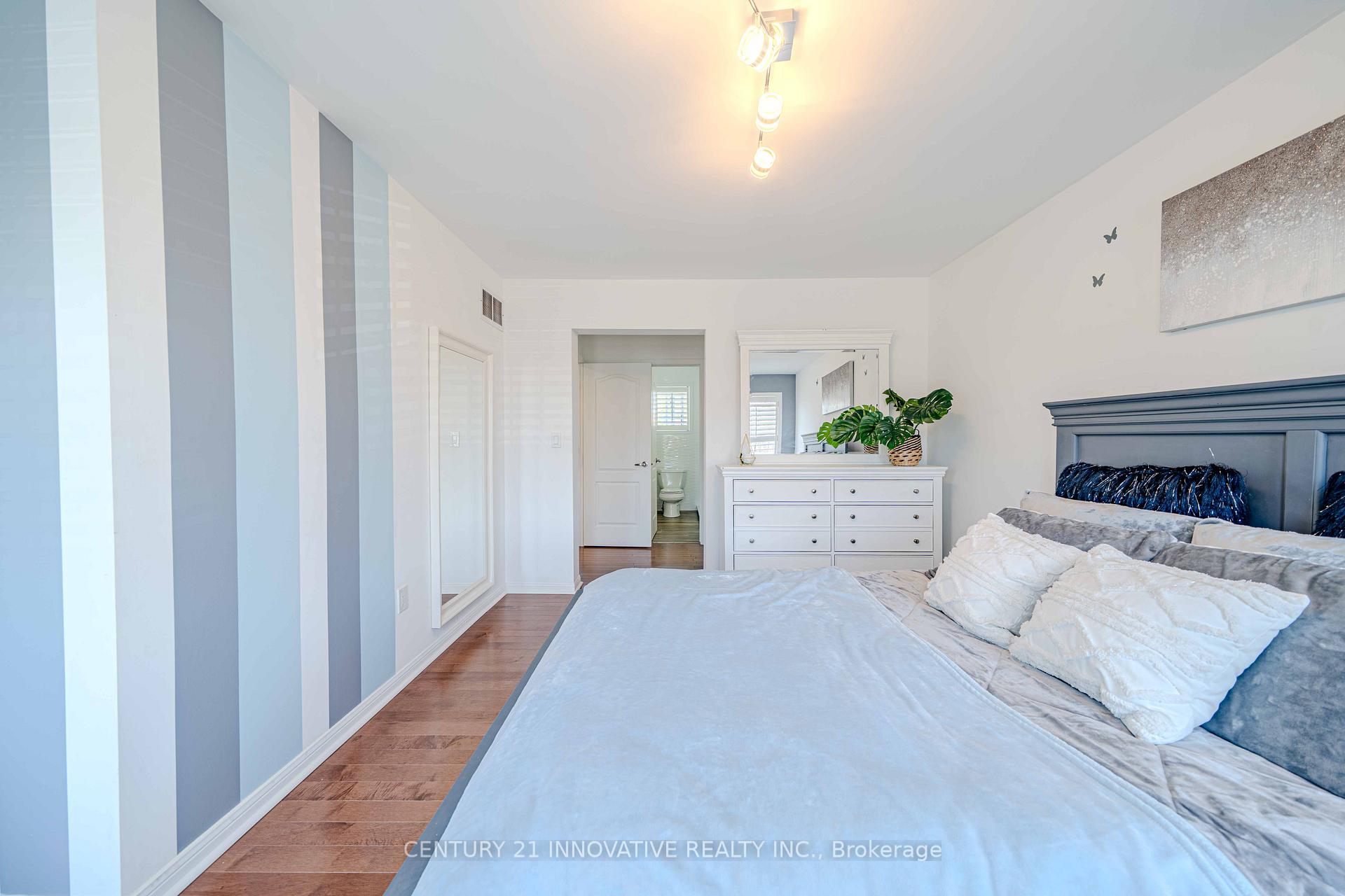 Photo 11 of 1633 Gowling Terrace, Milton, Clarke — HOMEH