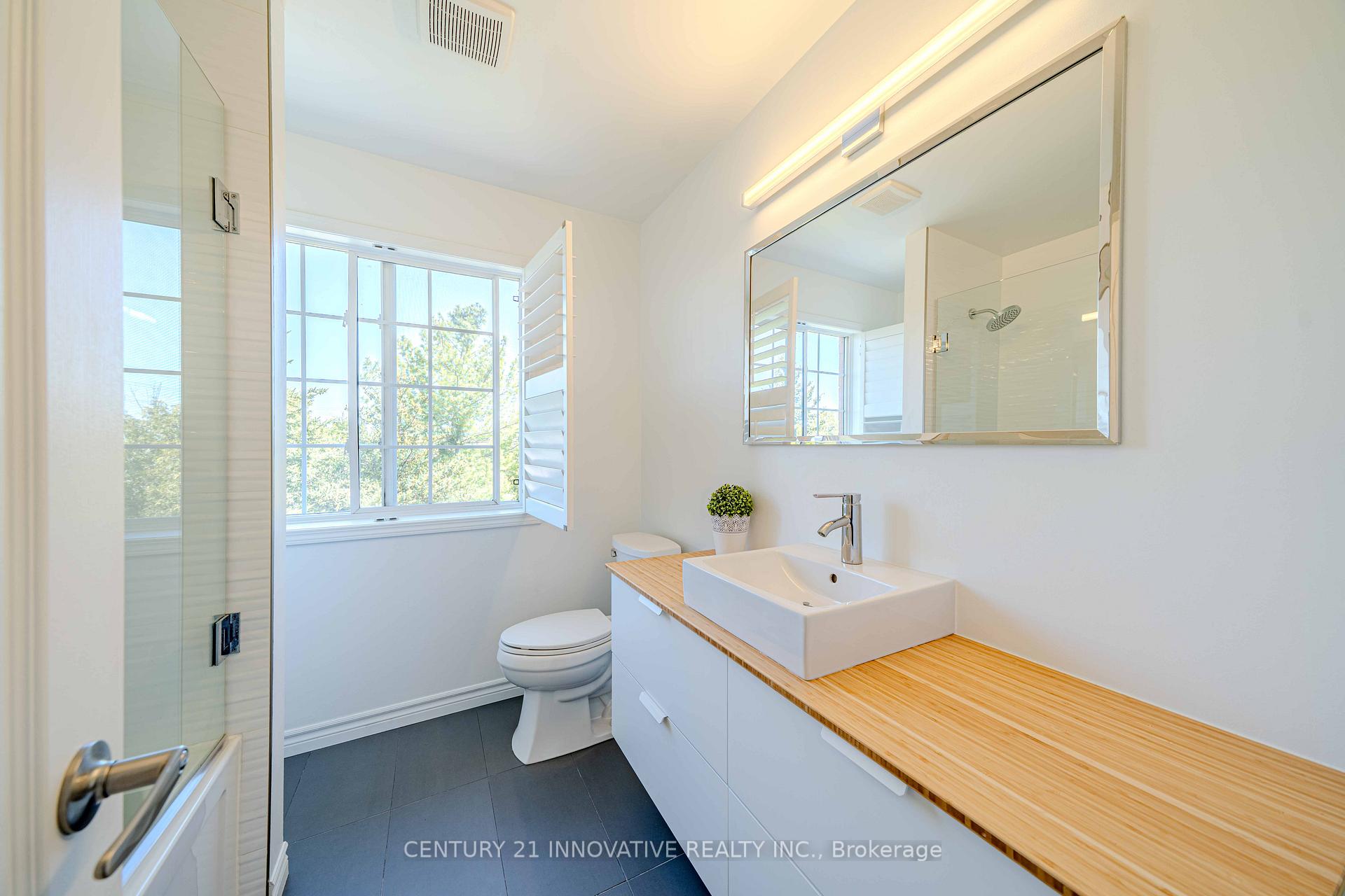 Photo 21 of 1633 Gowling Terrace, Milton, Clarke — HOMEH