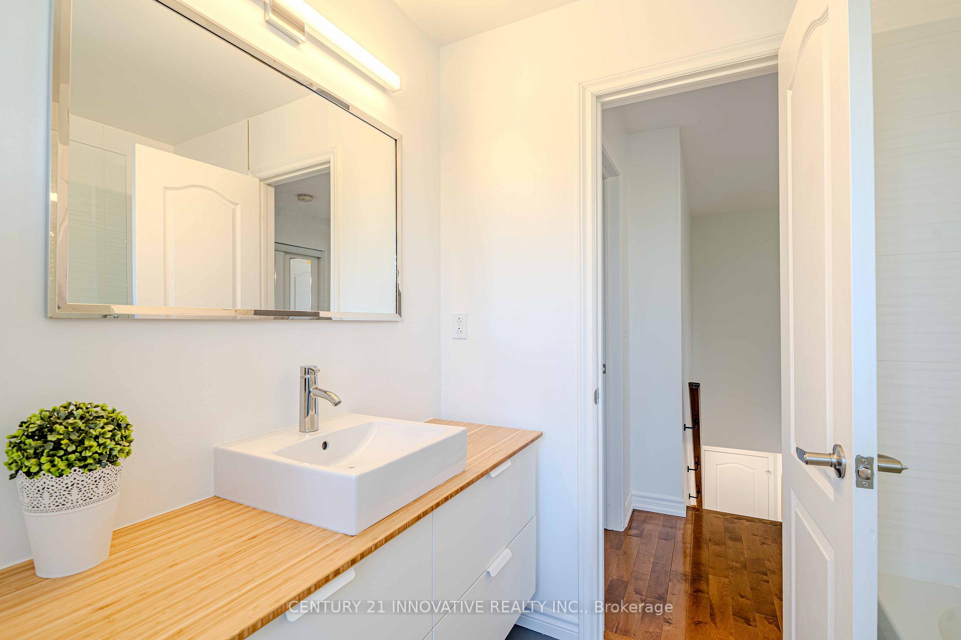 Photo 20 of 1633 Gowling Terrace, Milton, Clarke — HOMEH