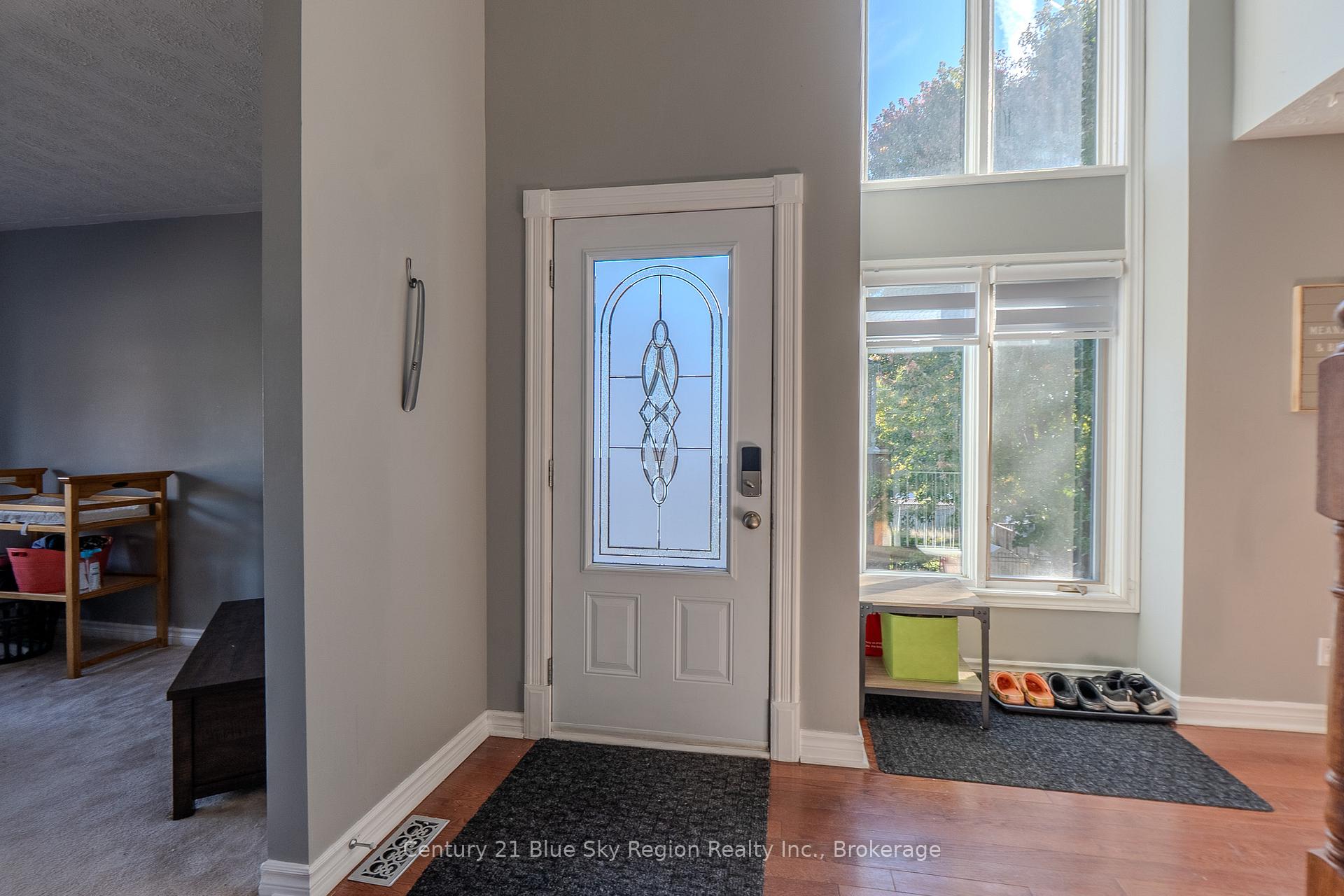 Photo 3 of 166 Cloverbrae Crescent, North Bay, Ferris — HOMEH
