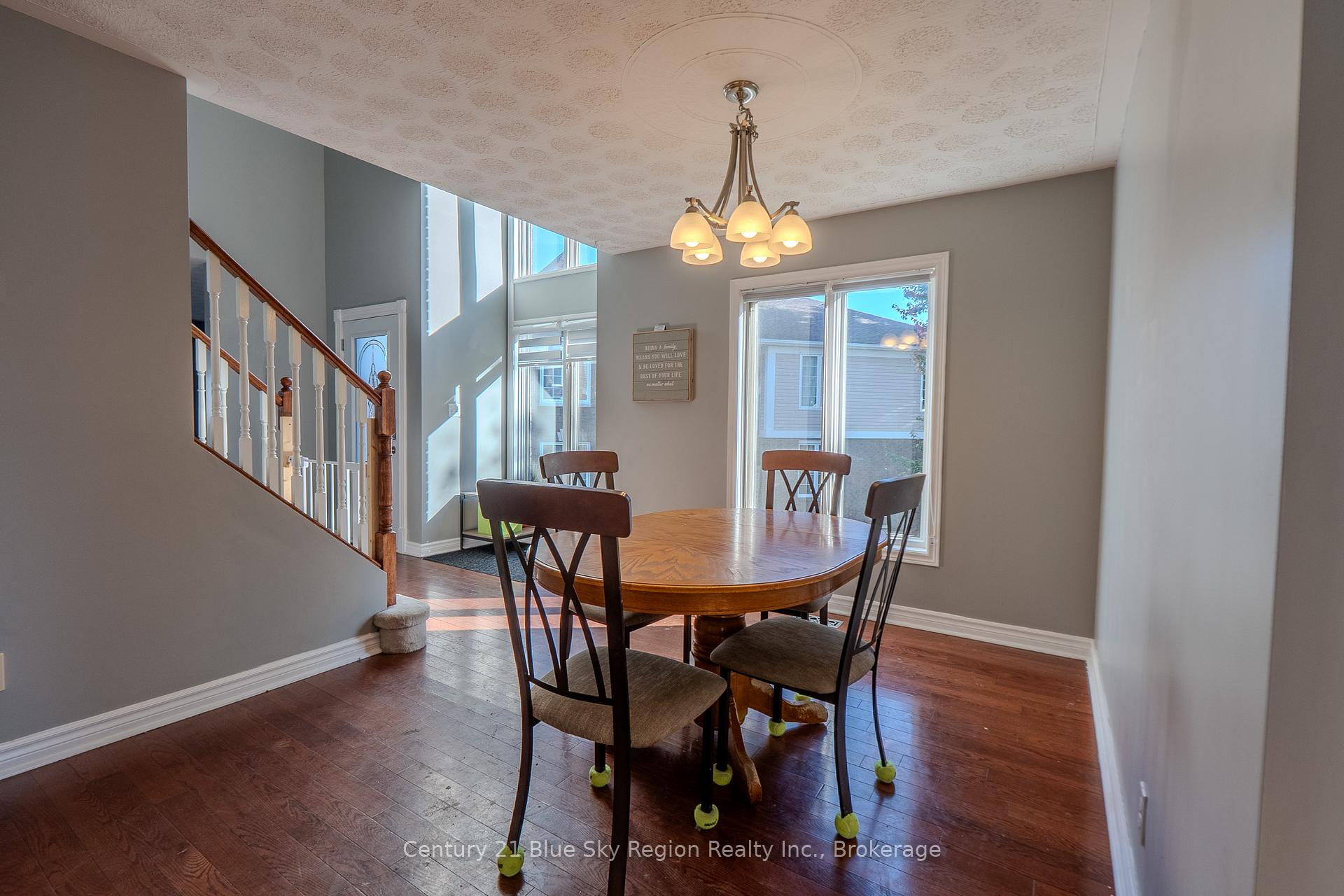 Photo 10 of 166 Cloverbrae Crescent, North Bay, Ferris — HOMEH