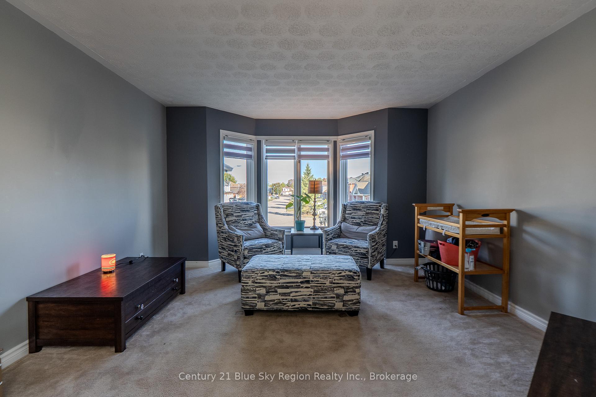 Photo 15 of 166 Cloverbrae Crescent, North Bay, Ferris — HOMEH