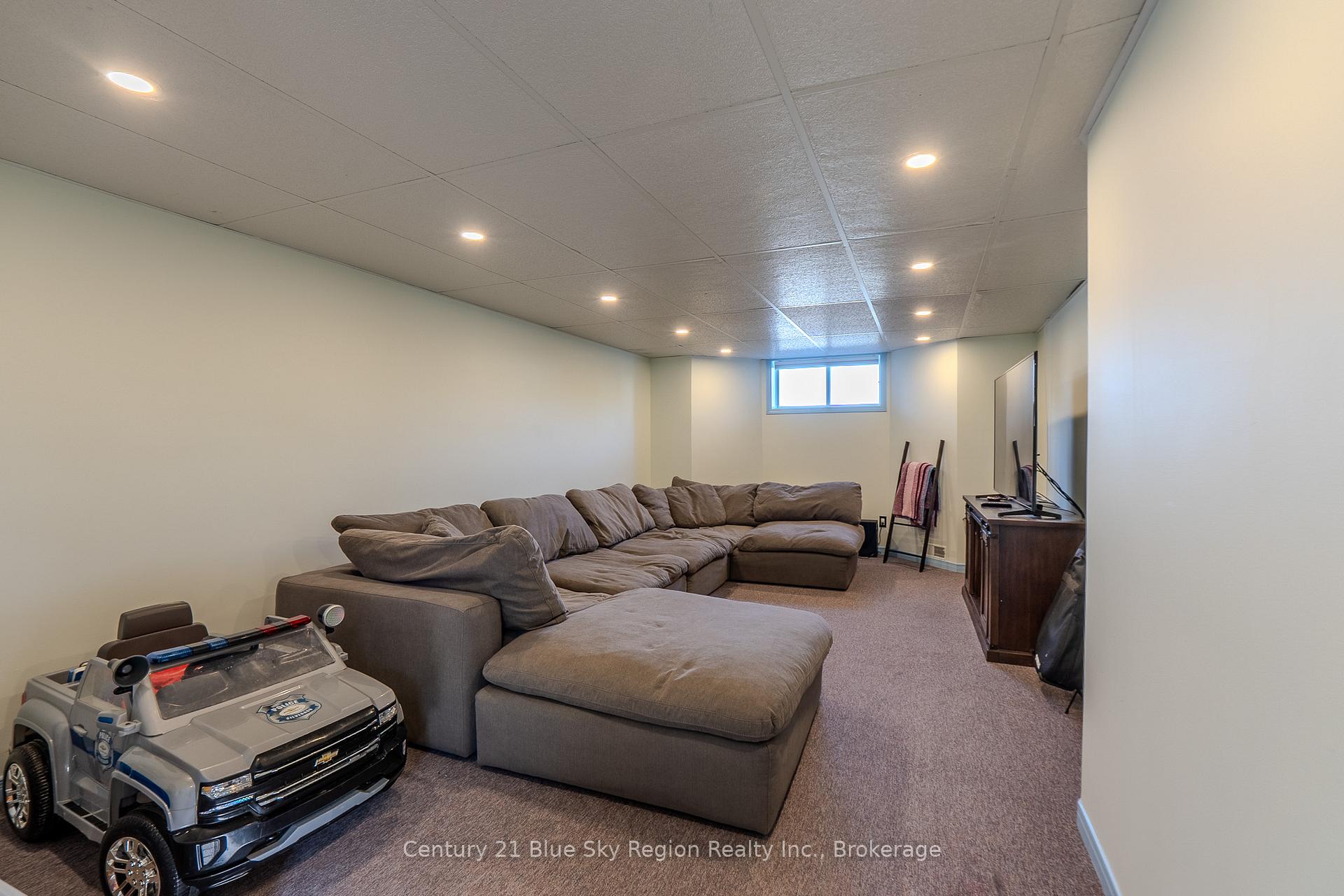 Photo 27 of 166 Cloverbrae Crescent, North Bay, Ferris — HOMEH