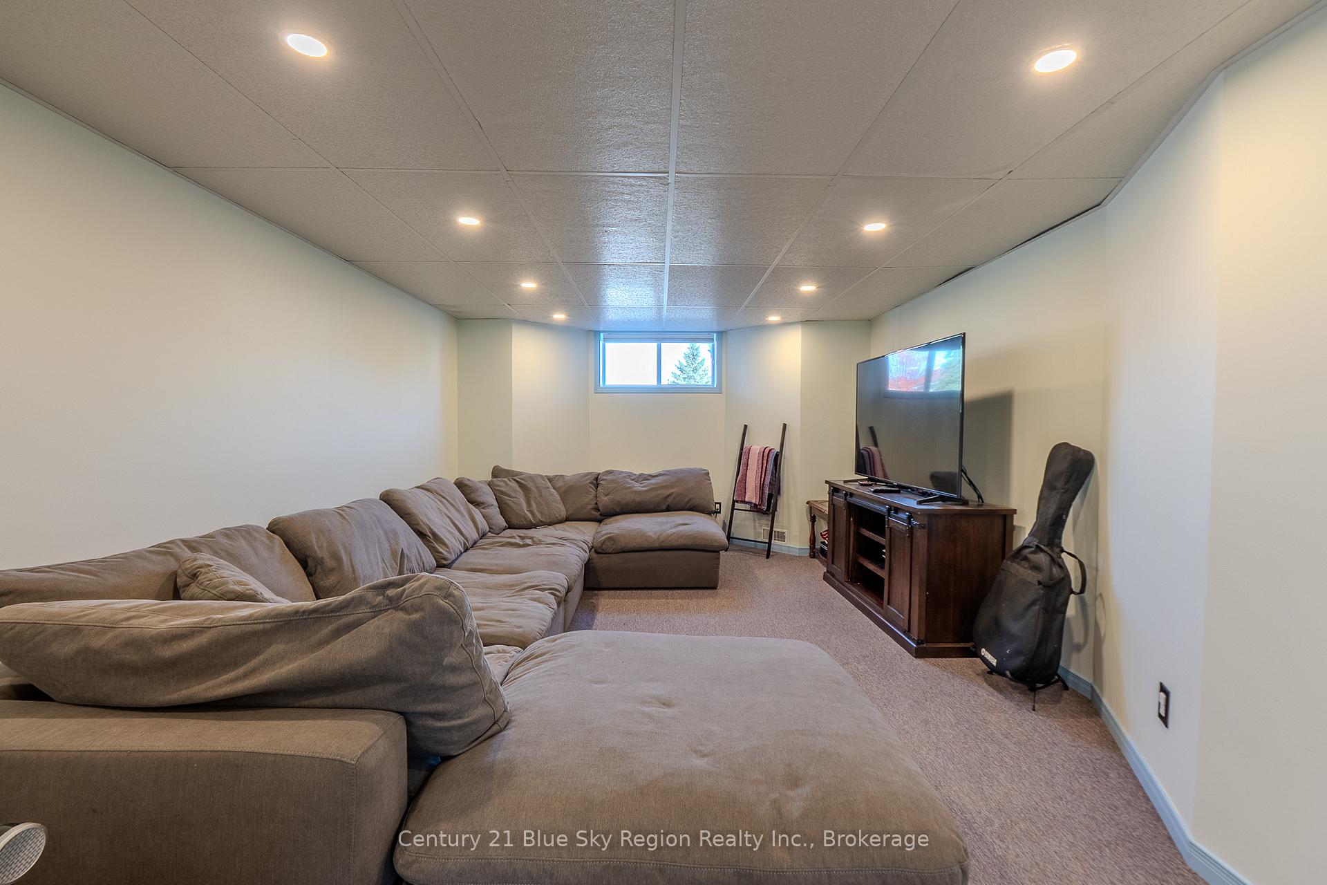 Photo 28 of 166 Cloverbrae Crescent, North Bay, Ferris — HOMEH