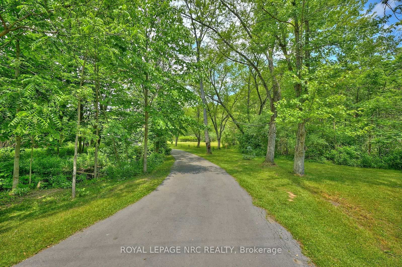 Photo 6 of 2834 McSherry Lane, Pelham, Fonthill — HOMEH