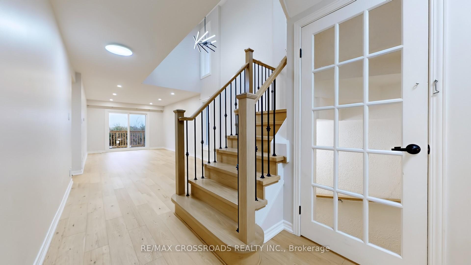 Photo 13 of 54 Foxglove Court, Markham, Unionville — HOMEH