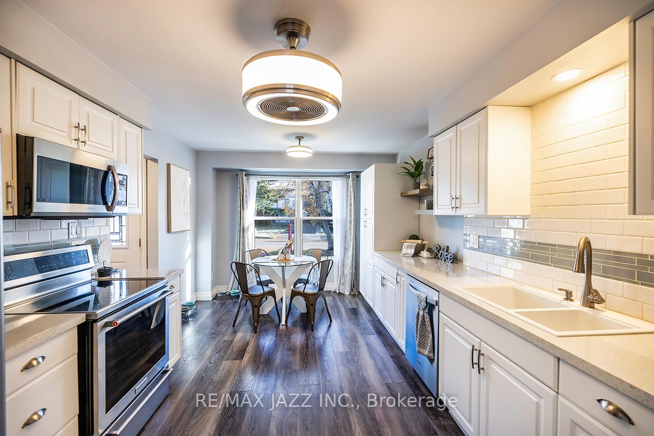 Photo 3 of 1503 Wecker Drive, Oshawa, Lakeview — HOMEH