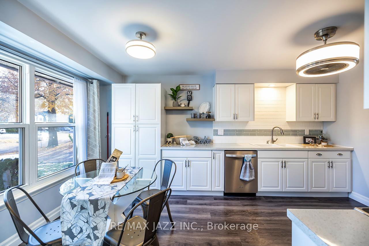 Photo 4 of 1503 Wecker Drive, Oshawa, Lakeview — HOMEH