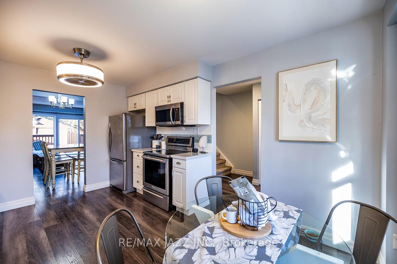 Photo 5 of 1503 Wecker Drive, Oshawa, Lakeview — HOMEH