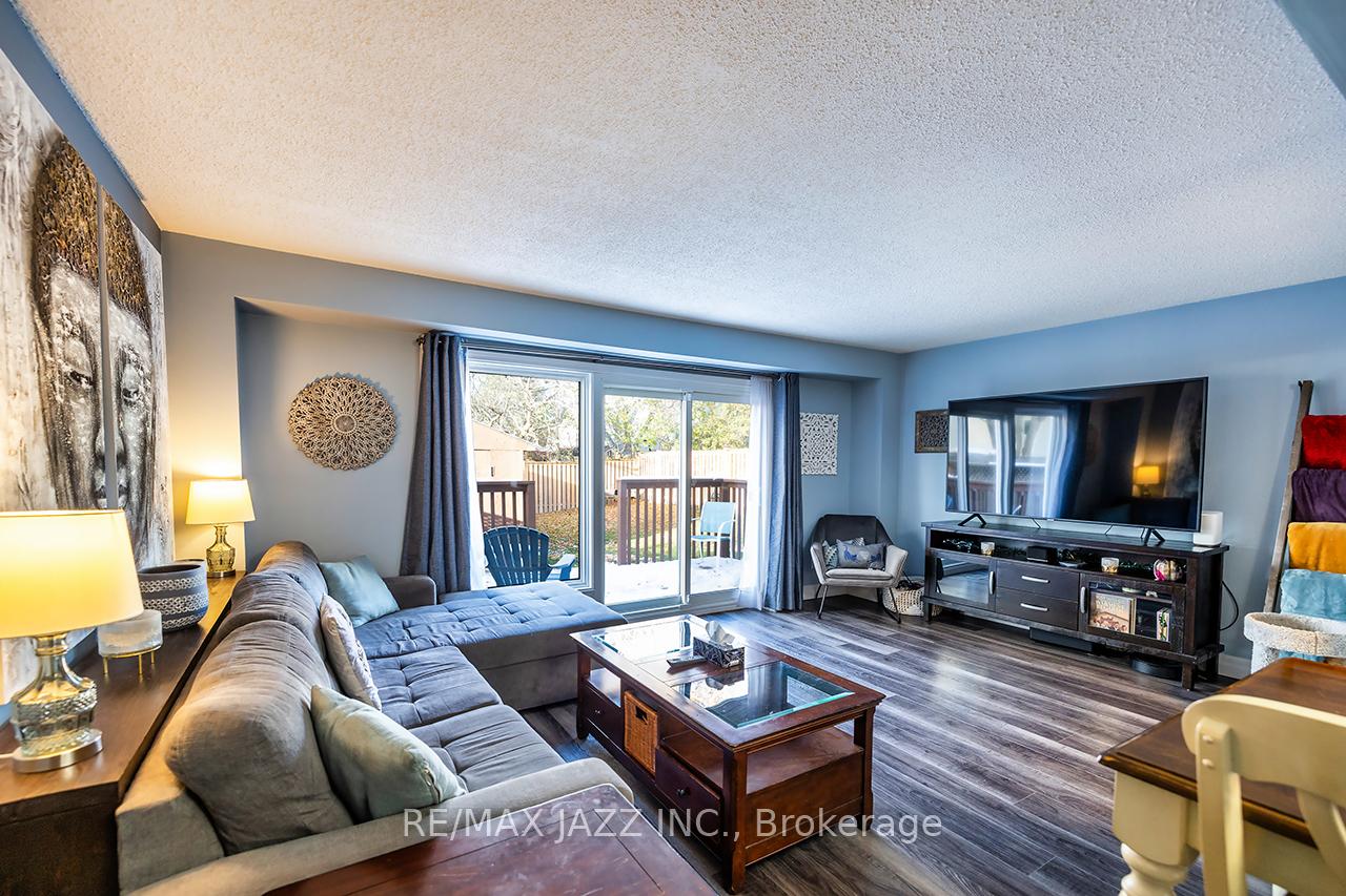 Photo 9 of 1503 Wecker Drive, Oshawa, Lakeview — HOMEH