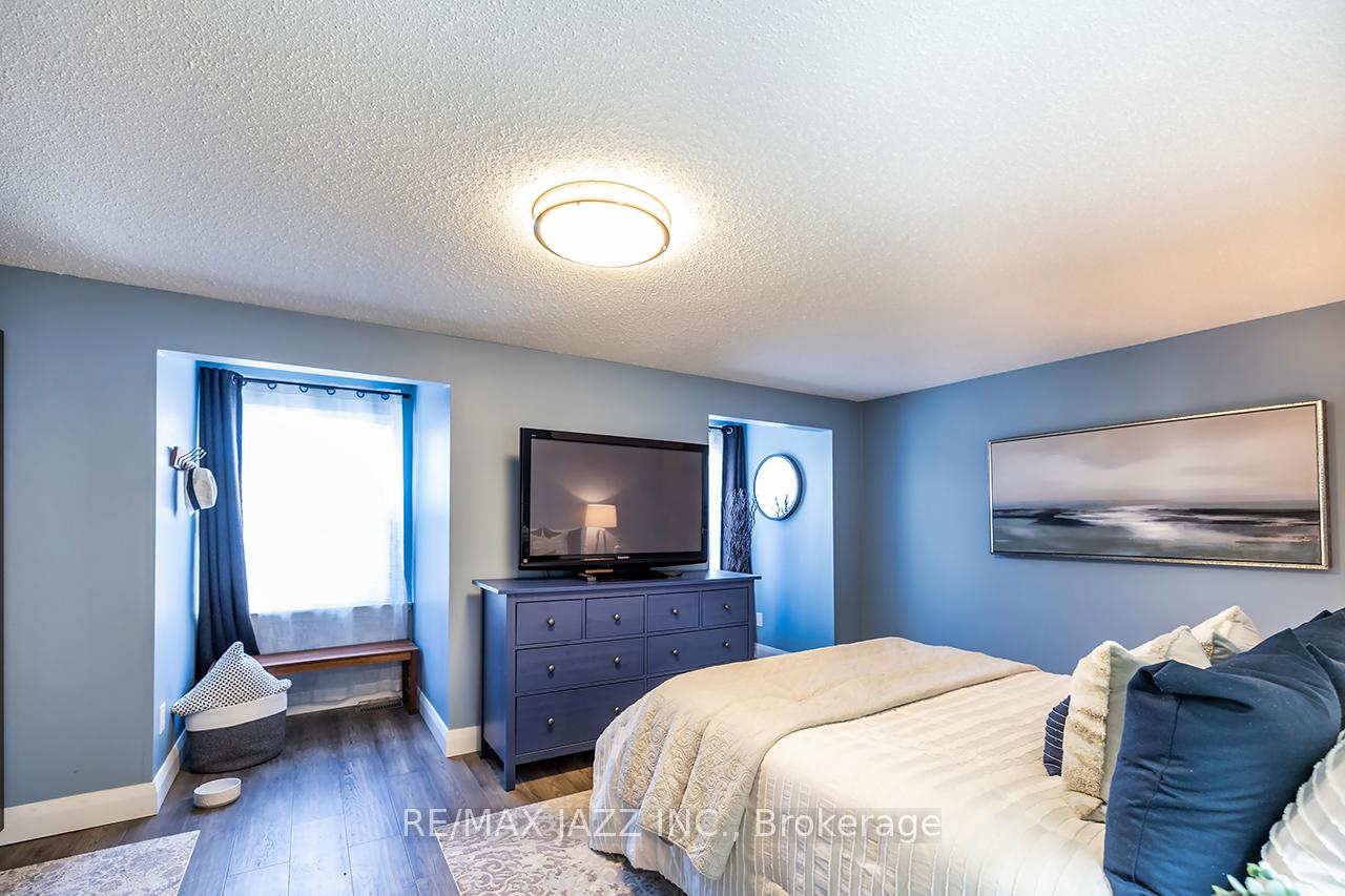 Photo 13 of 1503 Wecker Drive, Oshawa, Lakeview — HOMEH