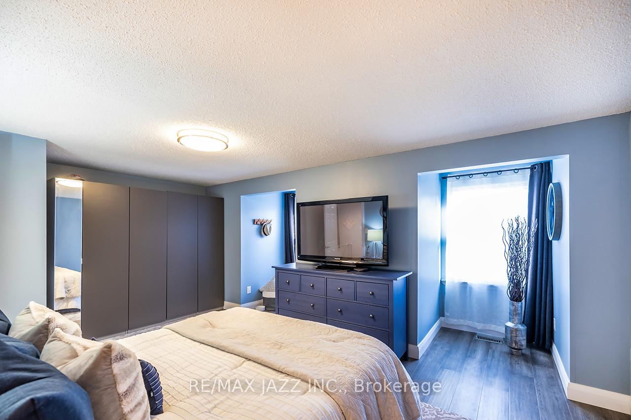 Photo 16 of 1503 Wecker Drive, Oshawa, Lakeview — HOMEH