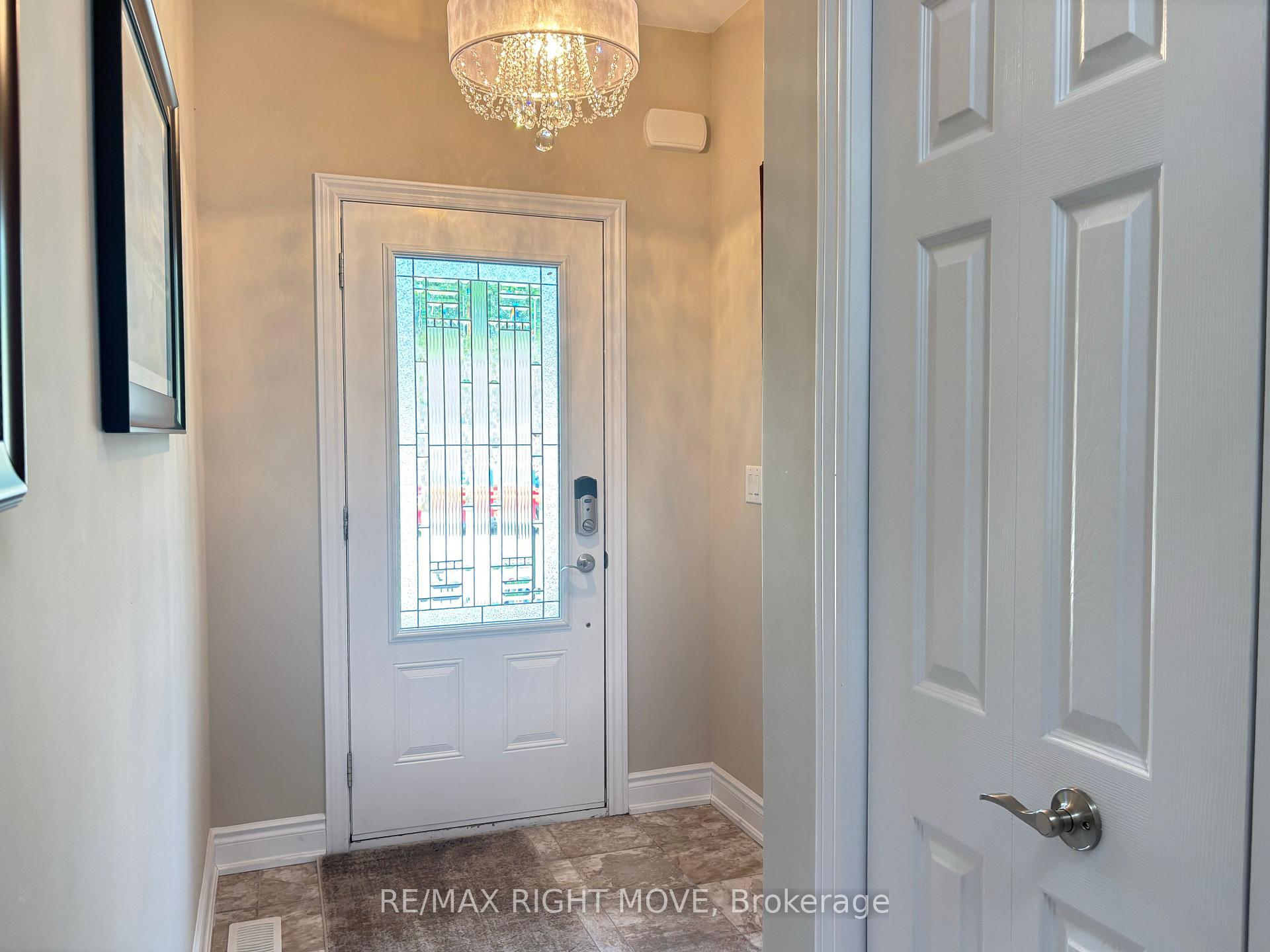 Photo 2 of 128 Lily Drive, Orillia — HOMEH