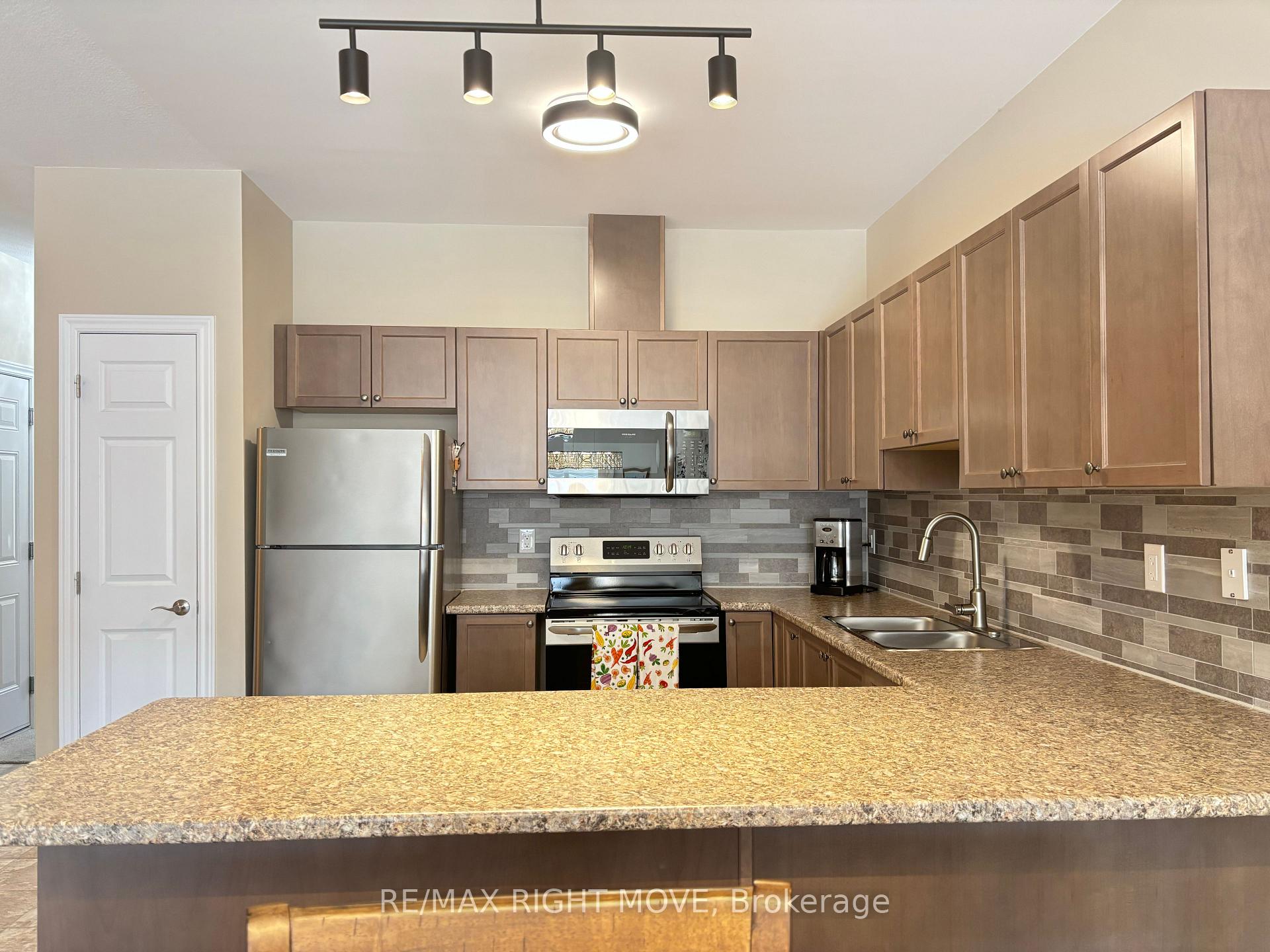 Photo 9 of 128 Lily Drive, Orillia — HOMEH
