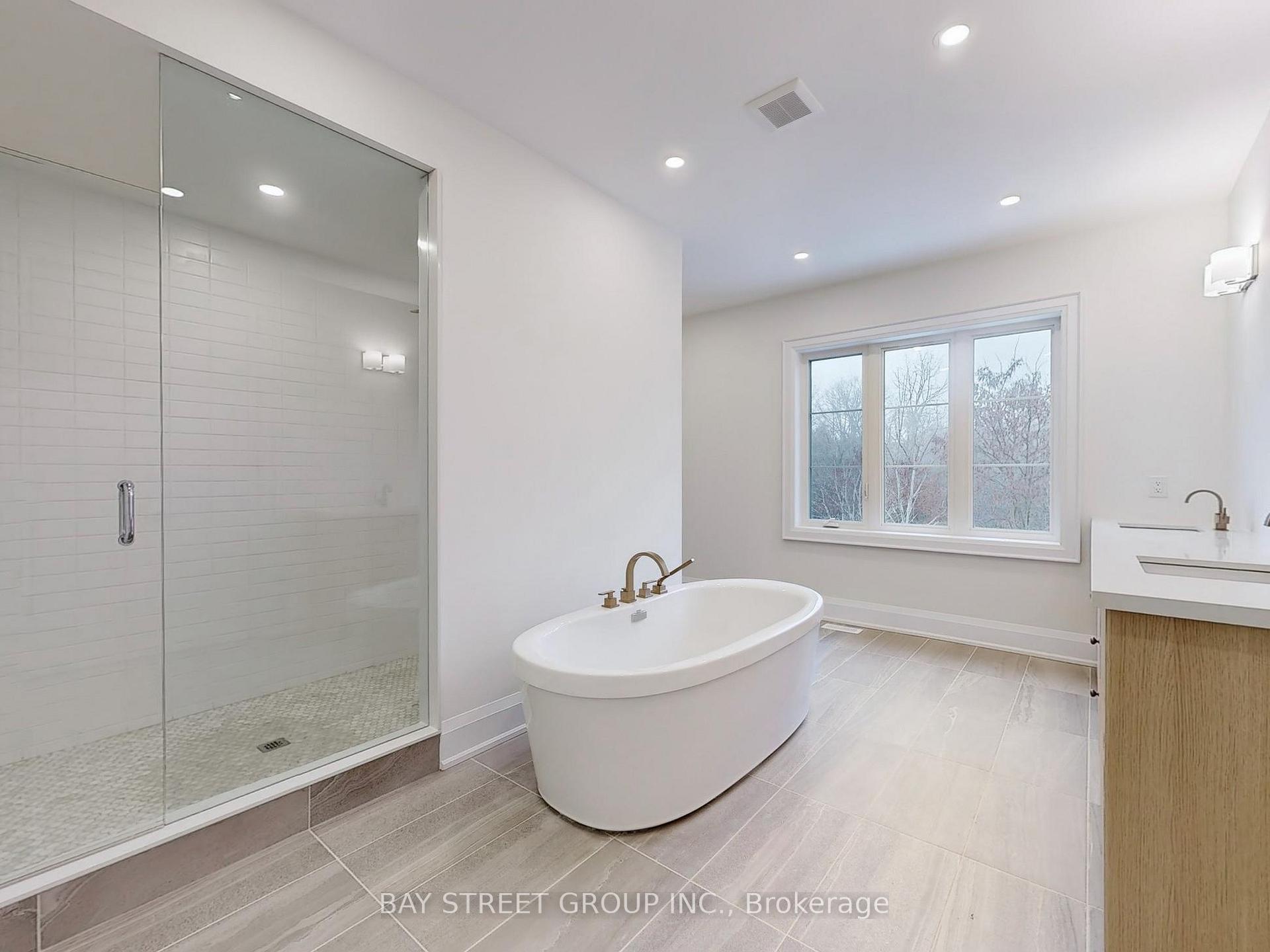 Photo 12 of 31 Meizhou Avenue, Markham, Angus Glen — HOMEH