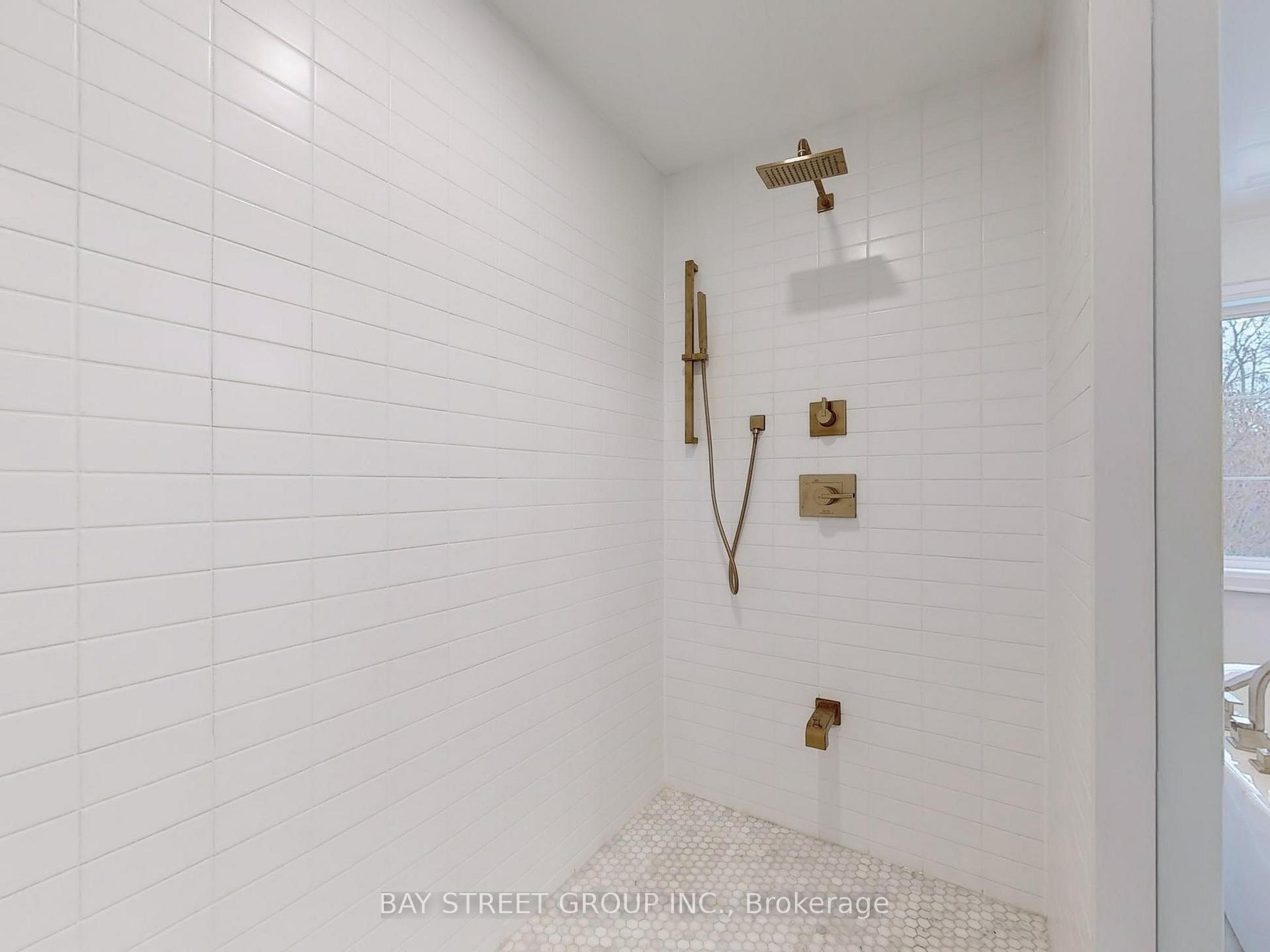Photo 13 of 31 Meizhou Avenue, Markham, Angus Glen — HOMEH