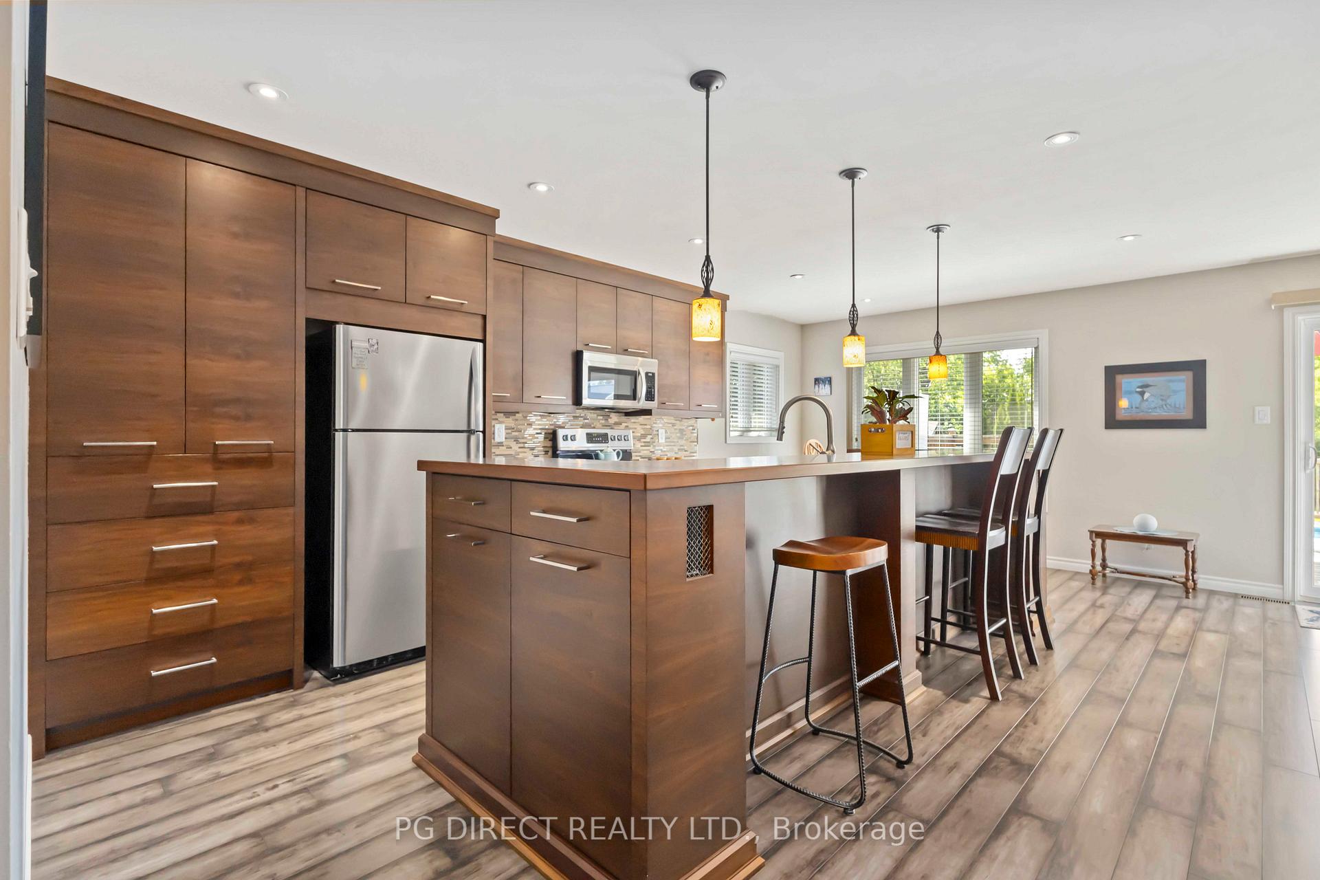 Photo 5 of 99 James Street E, Orillia — HOMEH