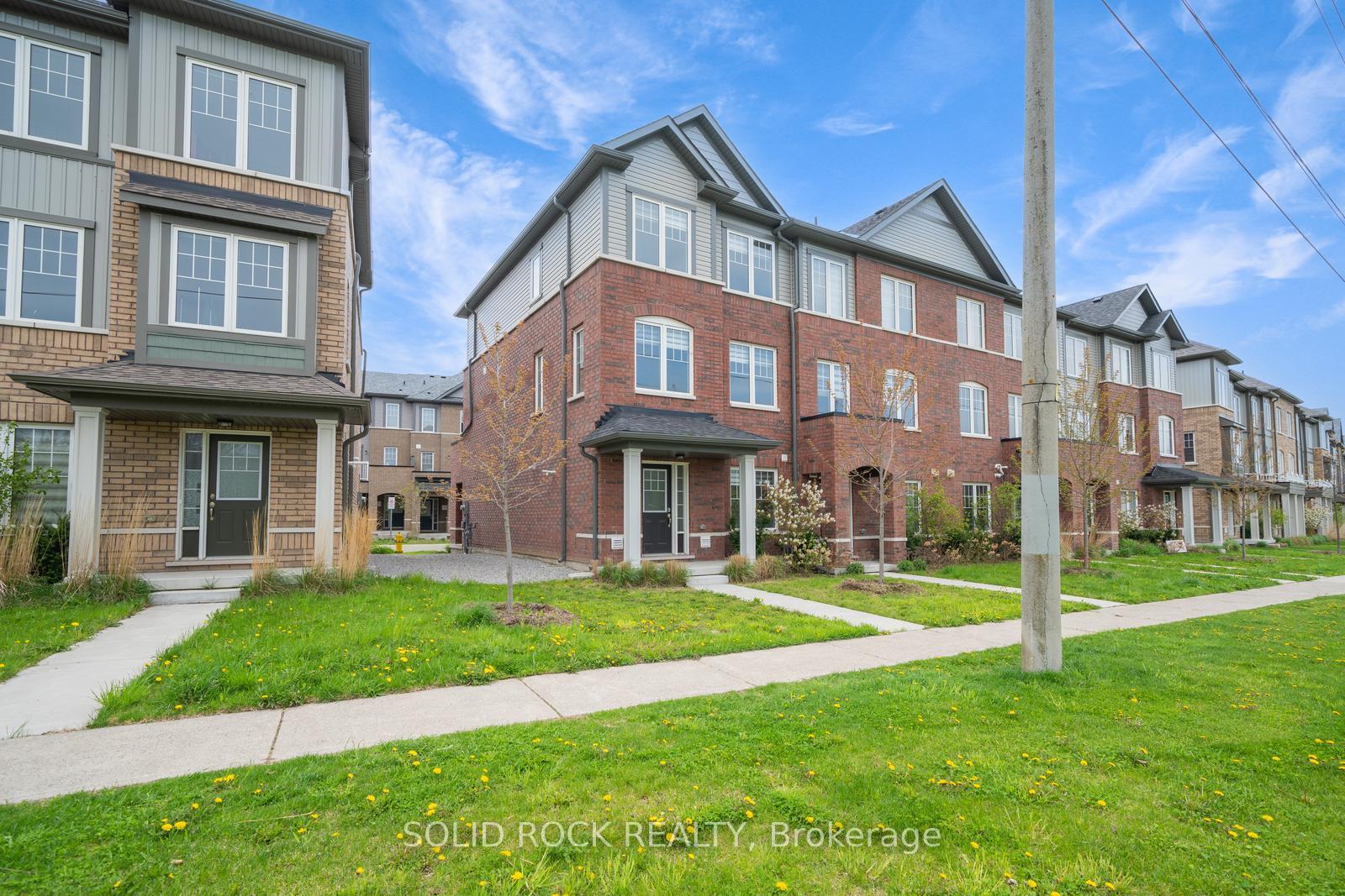 Photo 3 of 840 Atwater Path, Oshawa, Lakeview — HOMEH