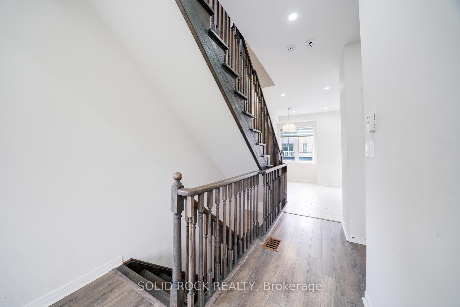 Photo 10 of 840 Atwater Path, Oshawa, Lakeview — HOMEH