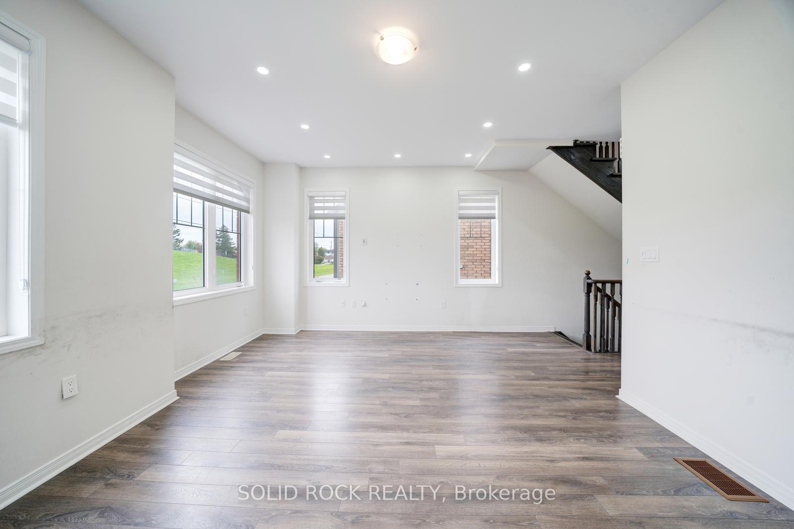 Photo 15 of 840 Atwater Path, Oshawa, Lakeview — HOMEH