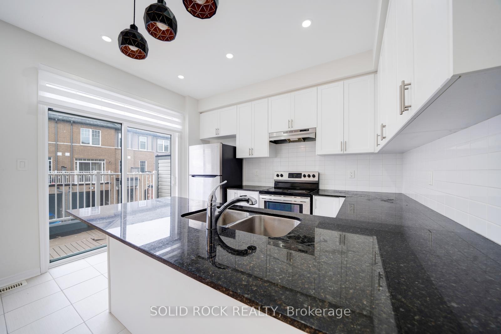 Photo 23 of 840 Atwater Path, Oshawa, Lakeview — HOMEH
