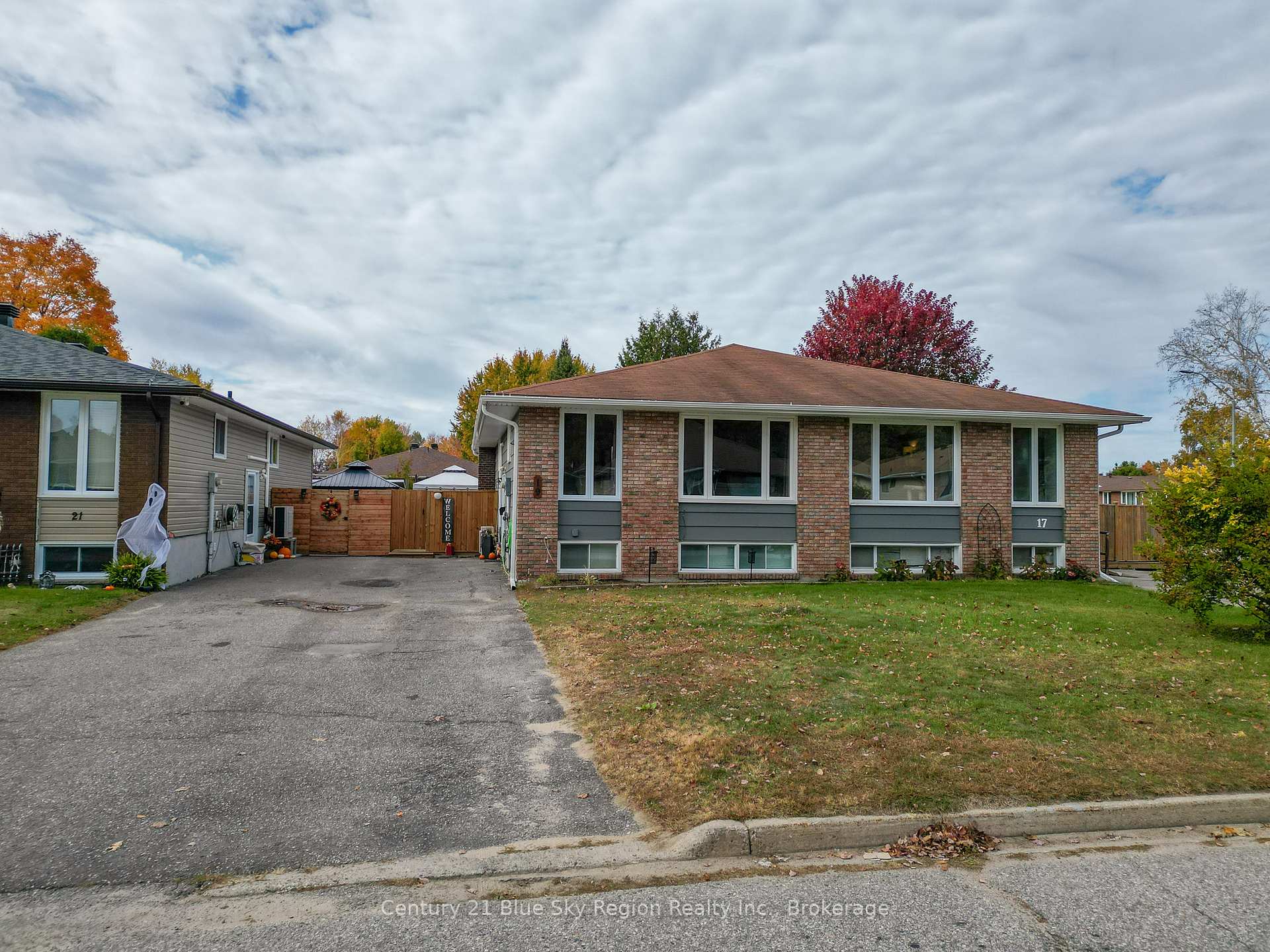 Photo 4 of 19 Massey Drive, North Bay, Ferris — HOMEH