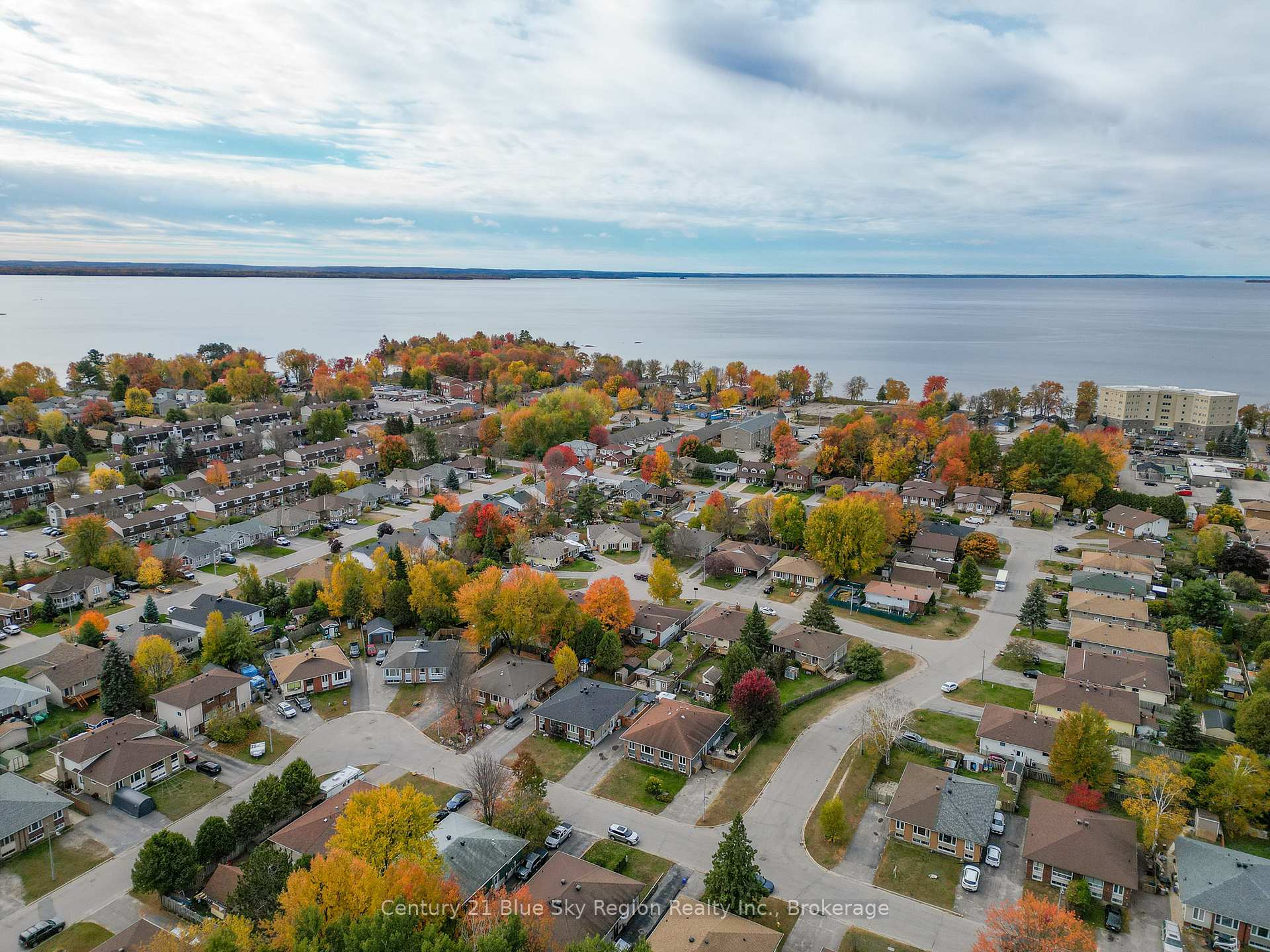 Photo 14 of 19 Massey Drive, North Bay, Ferris — HOMEH