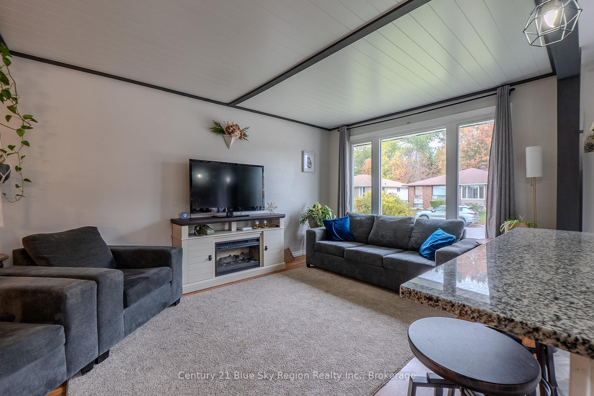 Photo 22 of 19 Massey Drive, North Bay, Ferris — HOMEH